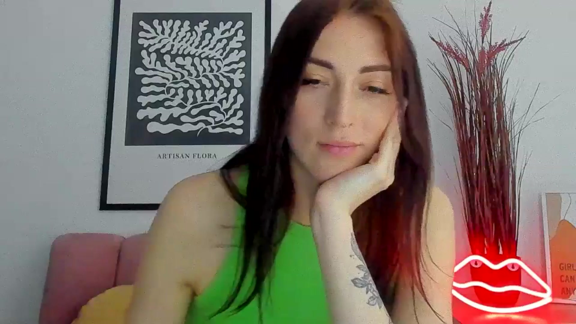 Gallery image thumbnail from KiiraDream's myfreecams stream on, 05/07/2025, 11:12 image 17 of 20