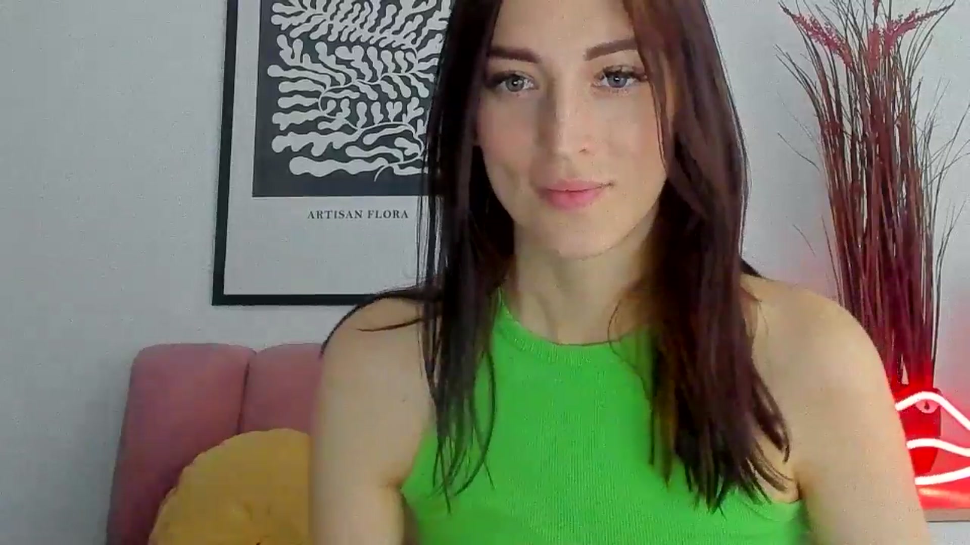 Gallery image thumbnail from KiiraDream's myfreecams stream on, 05/07/2025, 12:04 image 3 of 20
