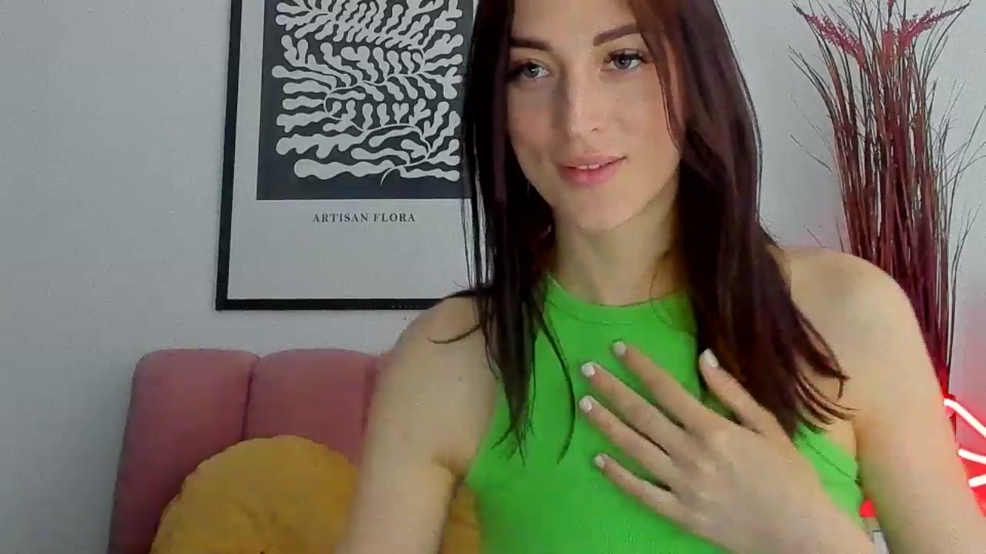 Gallery image thumbnail from KiiraDream's myfreecams stream on, 05/07/2025, 12:04 image 4 of 20