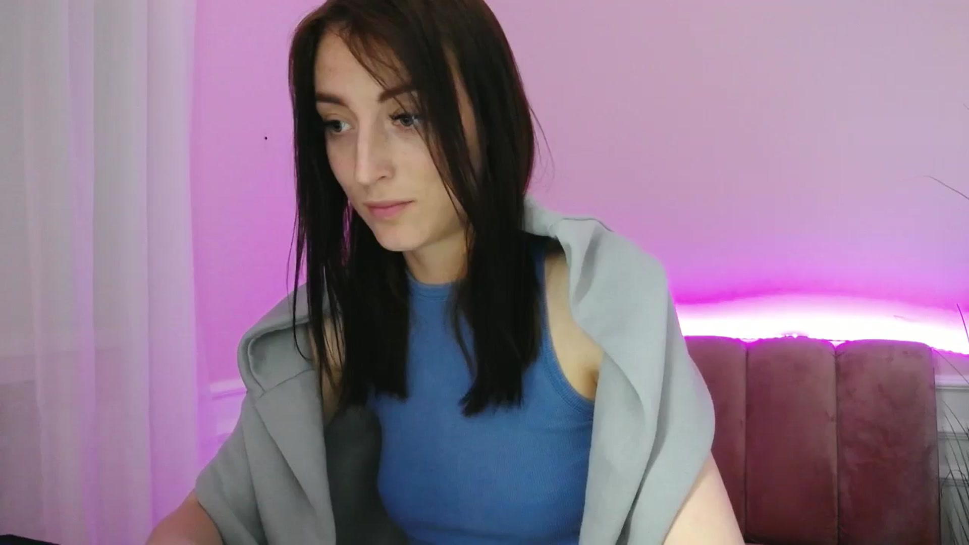 Gallery image thumbnail from KiiraDream's myfreecams stream on, 05/11/2025, 11:19 image 1 of 20