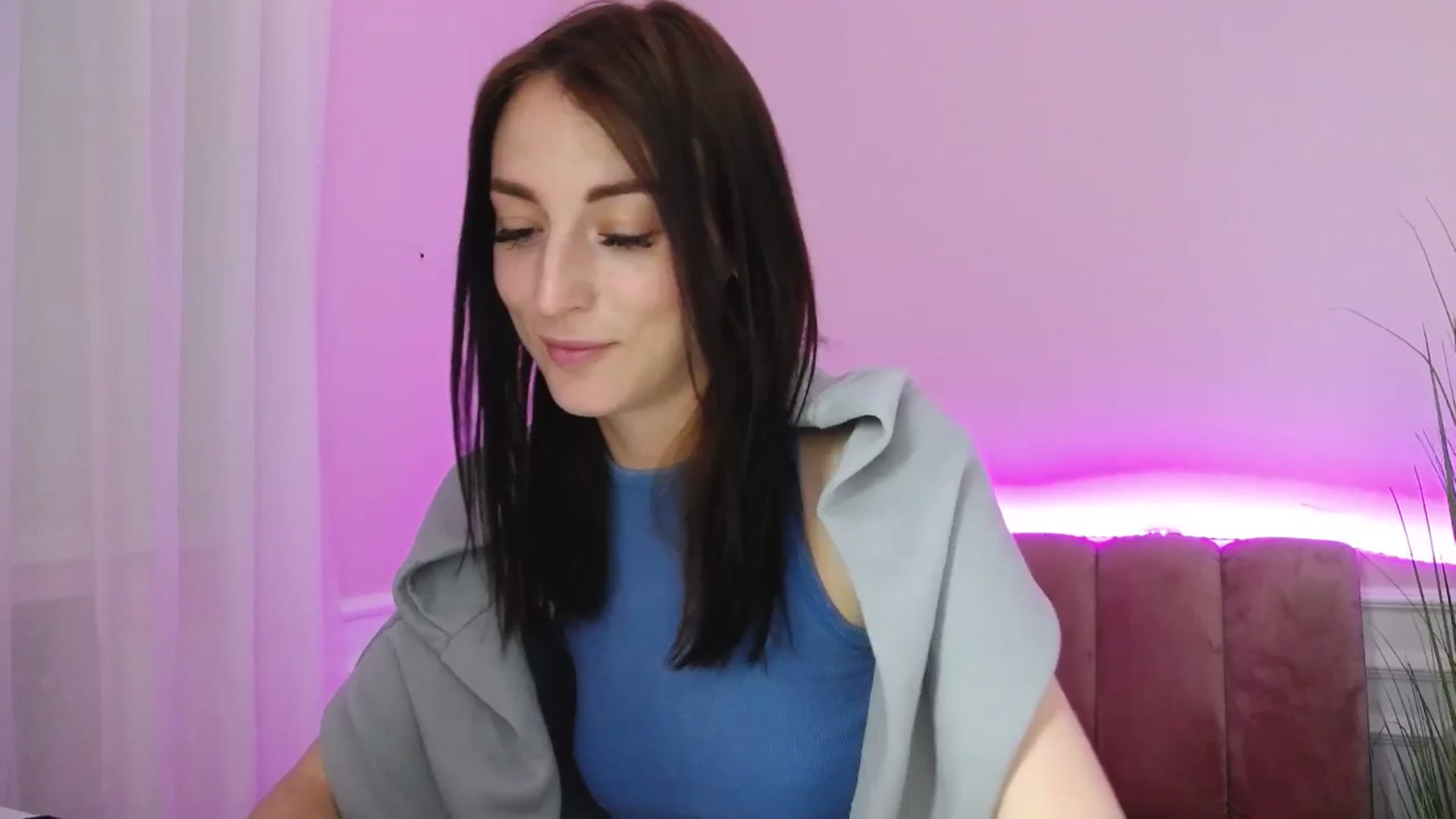 Gallery image thumbnail from KiiraDream's myfreecams stream on, 05/11/2025, 11:19 image 5 of 20