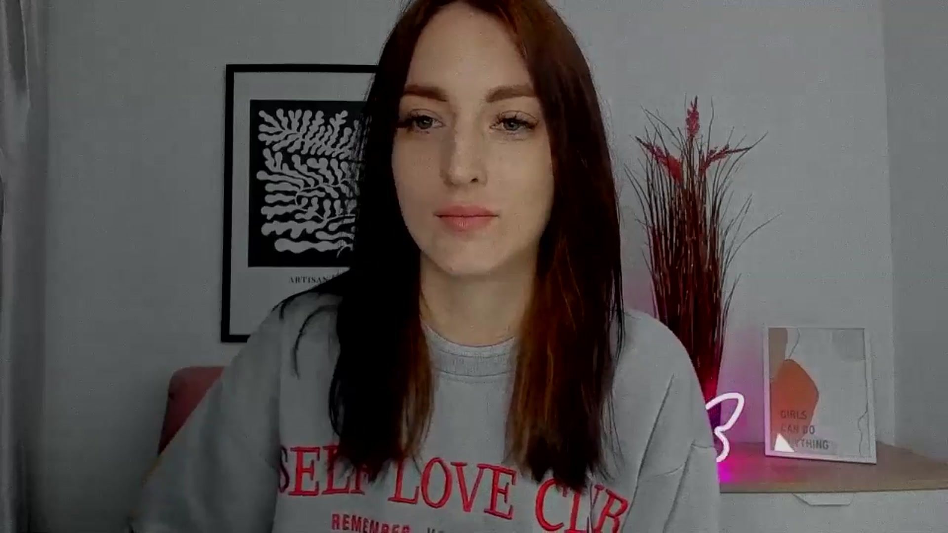 Gallery image thumbnail from KiiraDream's myfreecams stream on, 05/12/2025, 09:53 image 14 of 20