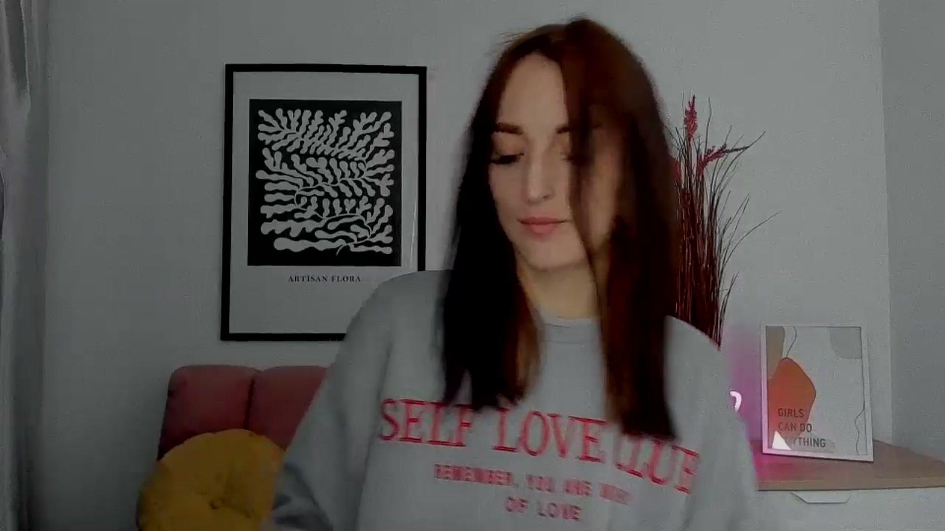 Gallery image thumbnail from KiiraDream's myfreecams stream on, 05/12/2025, 09:53 image 9 of 20