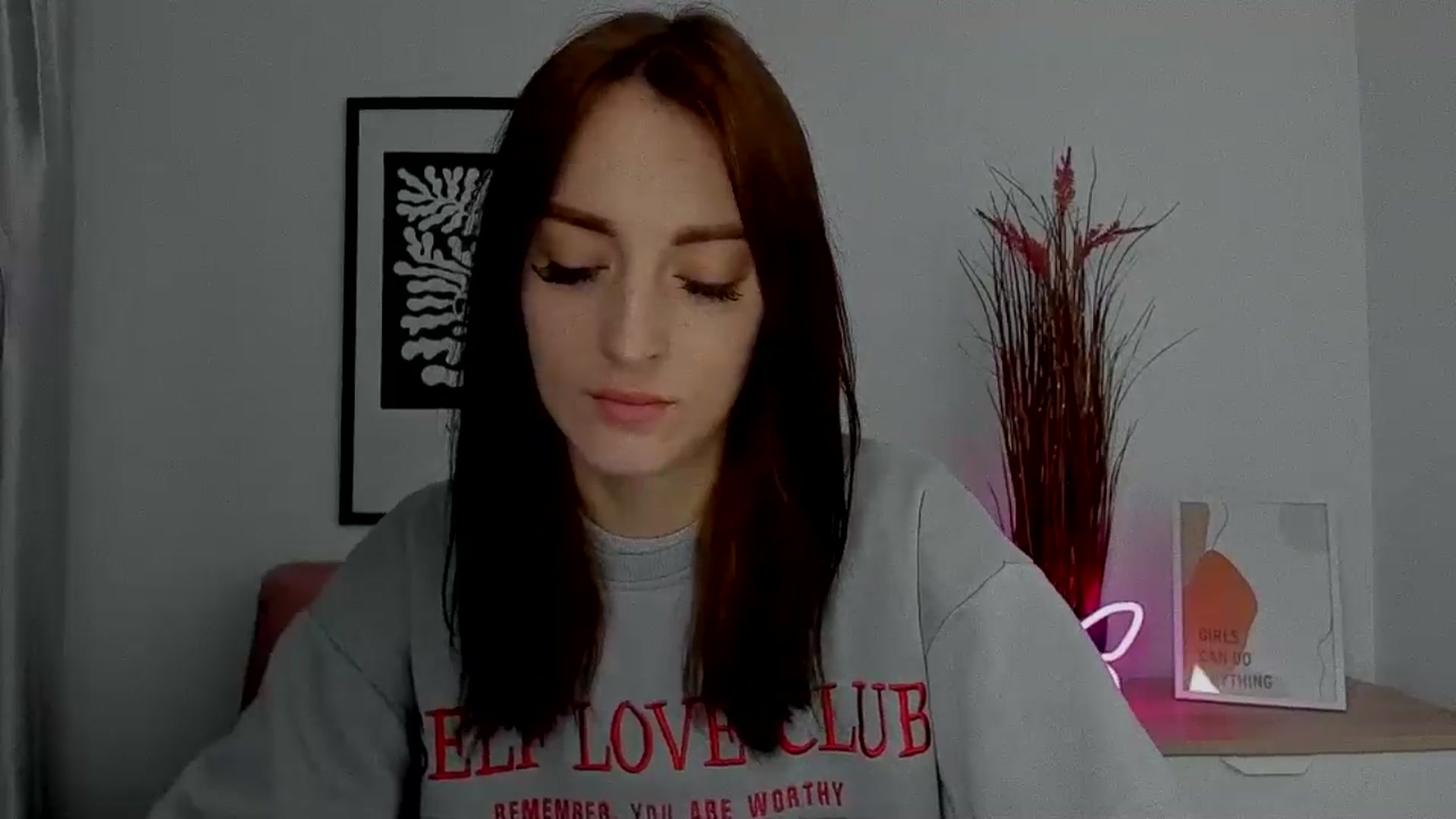 Gallery image thumbnail from KiiraDream's myfreecams stream on, 05/12/2025, 09:53 image 2 of 20