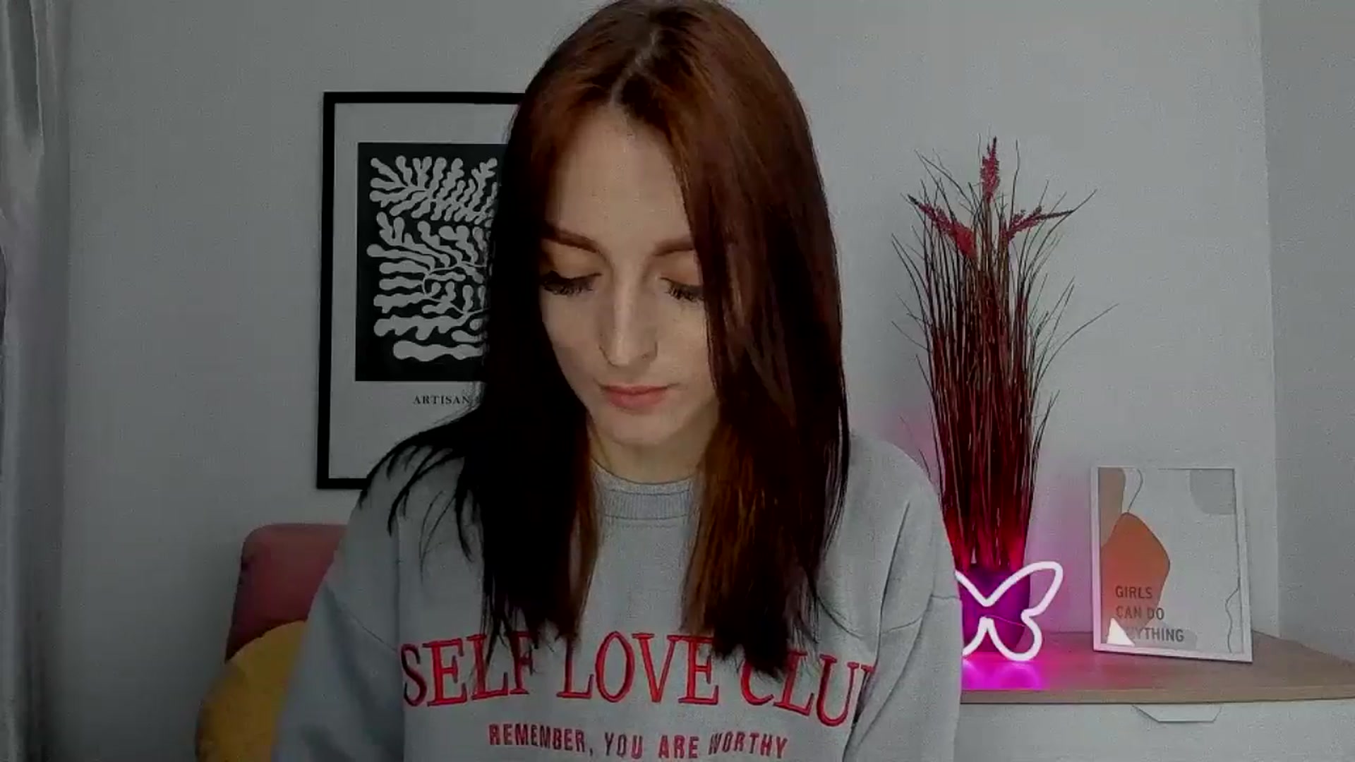 Gallery image thumbnail from KiiraDream's myfreecams stream on, 05/12/2025, 09:53 image 11 of 20