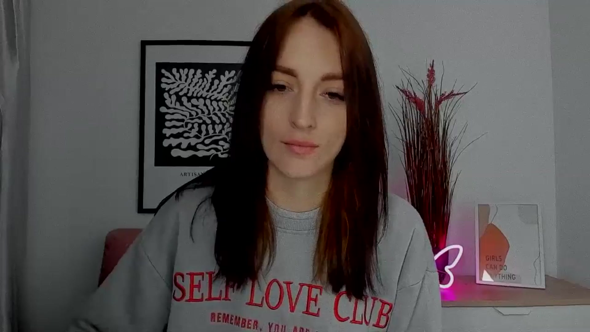 Gallery image thumbnail from KiiraDream's myfreecams stream on, 05/12/2025, 09:53 image 15 of 20