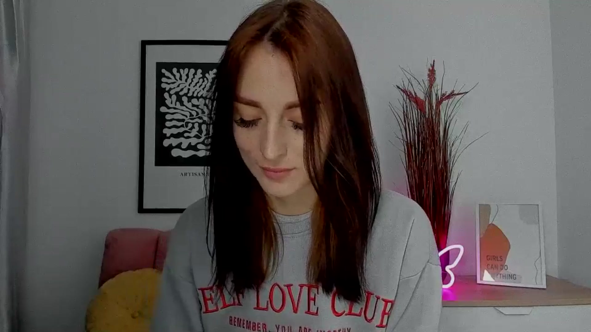 Gallery image thumbnail from KiiraDream's myfreecams stream on, 05/12/2025, 09:53 image 8 of 20
