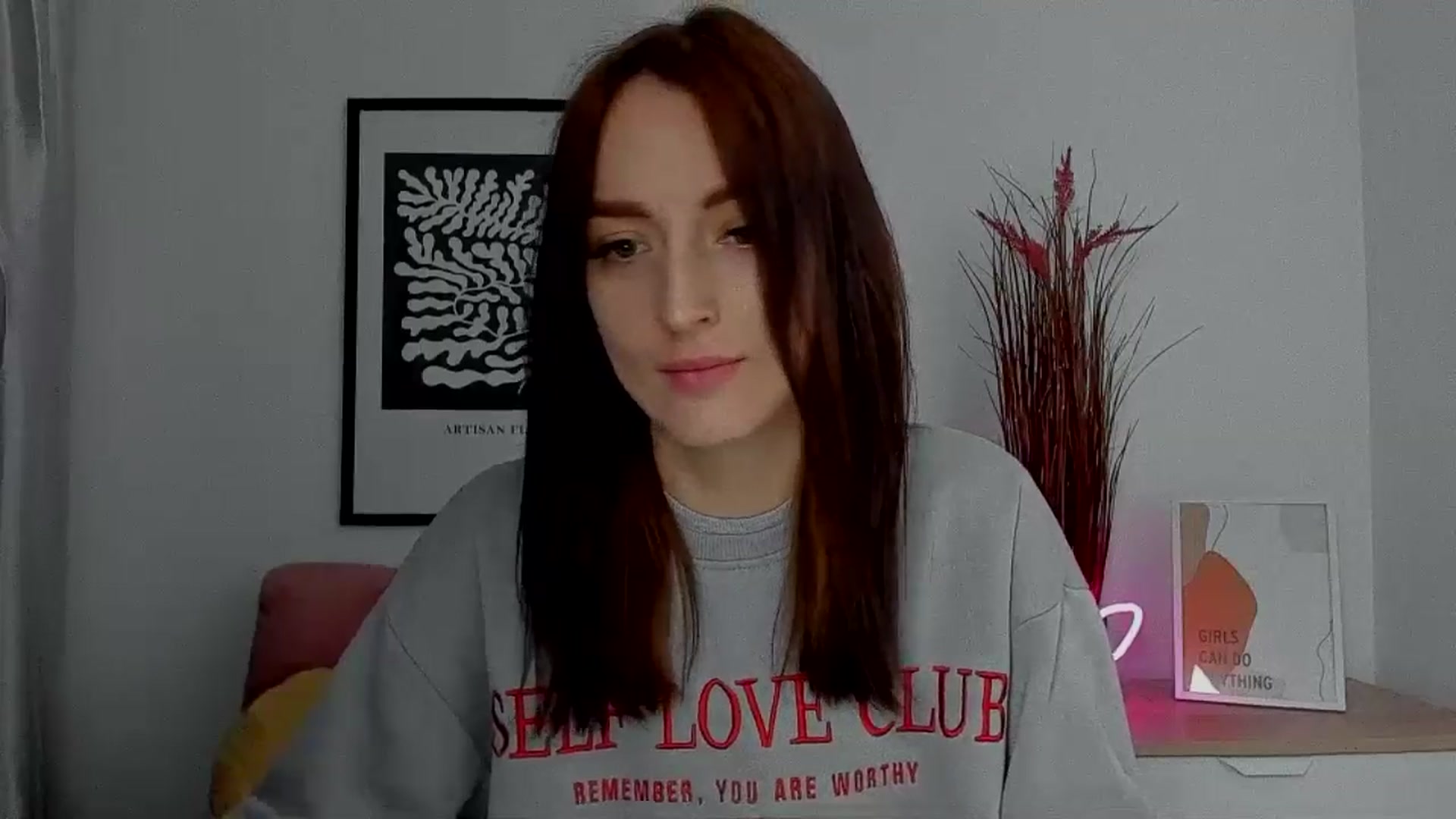 Gallery image thumbnail from KiiraDream's myfreecams stream on, 05/12/2025, 12:01 image 3 of 20