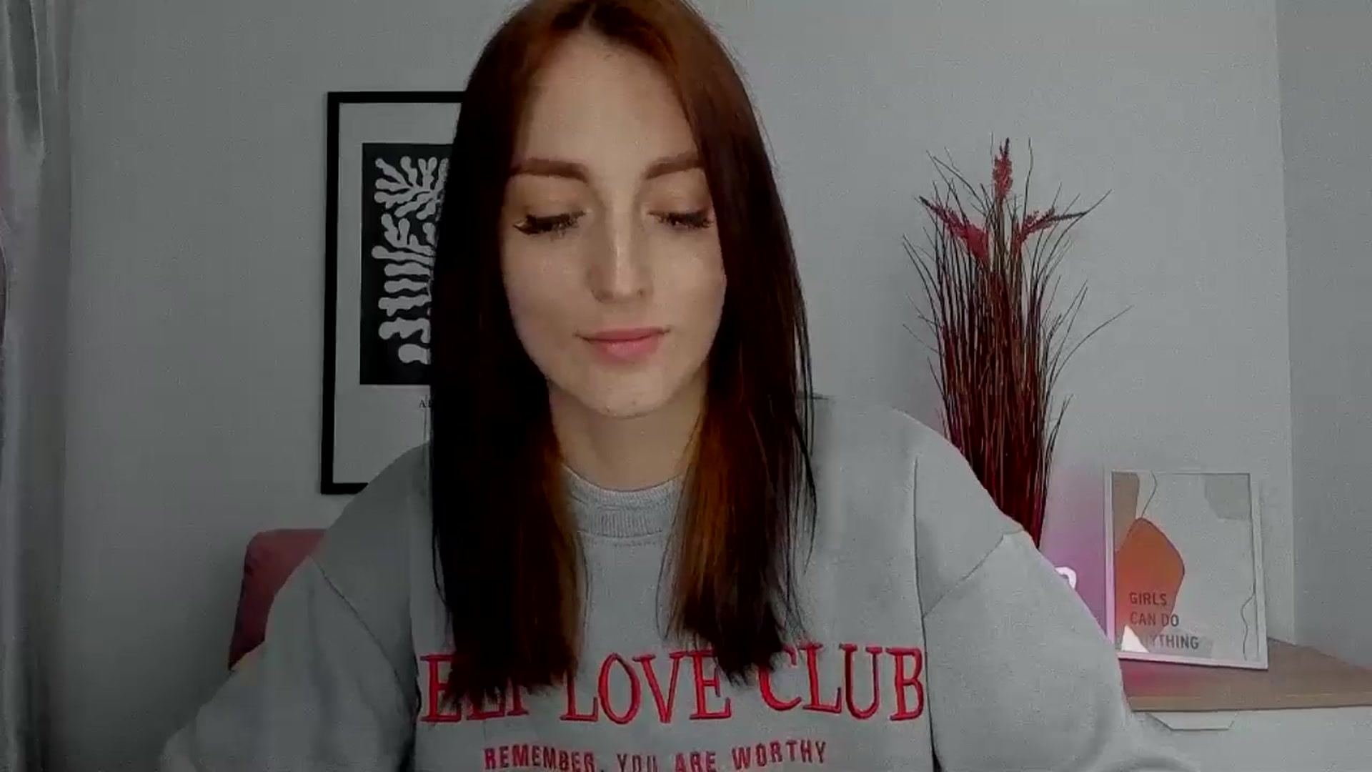 Gallery image thumbnail from KiiraDream's myfreecams stream on, 05/12/2025, 12:01 image 15 of 20