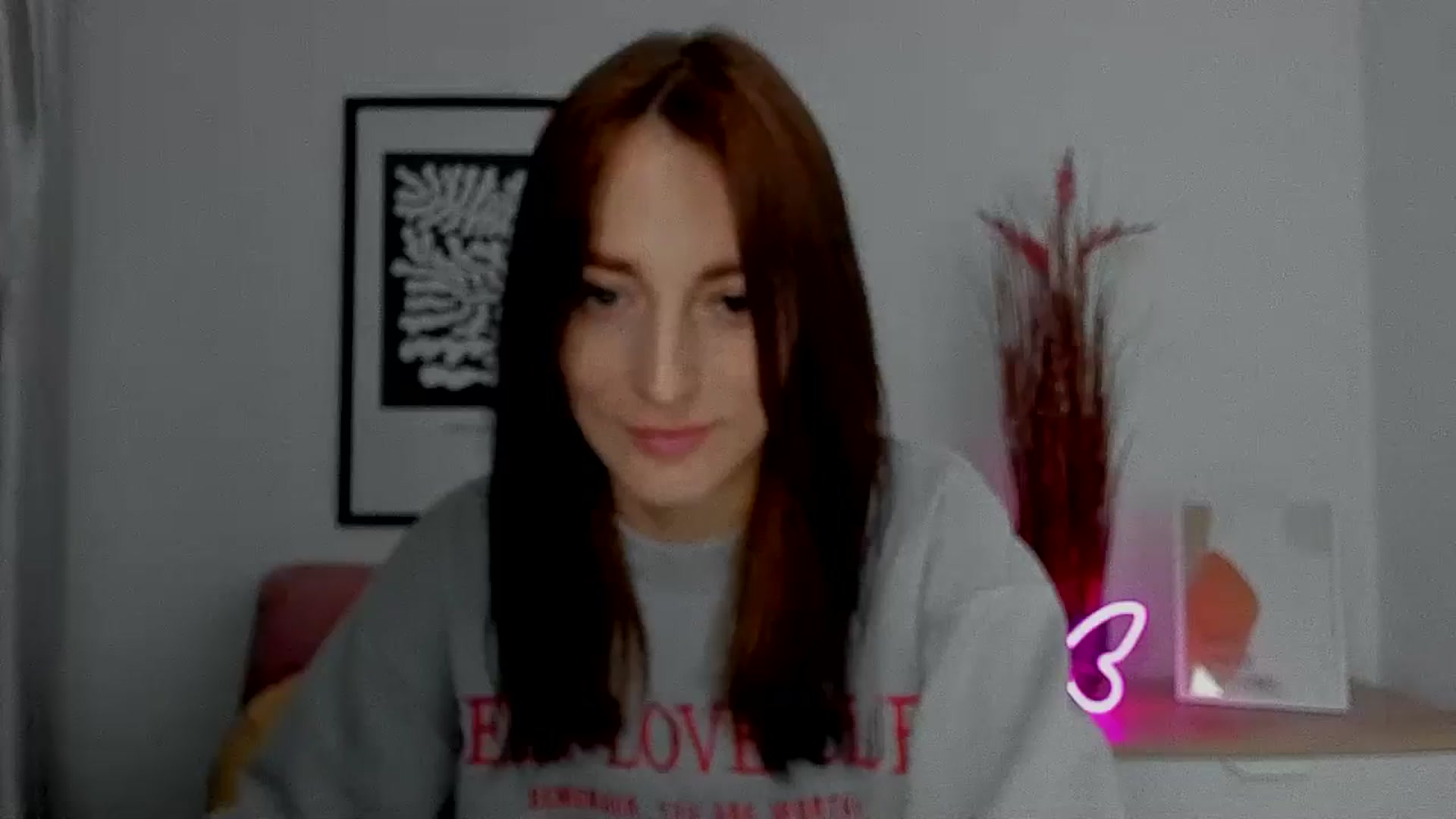 Gallery image thumbnail from KiiraDream's myfreecams stream on, 05/12/2025, 12:01 image 17 of 20