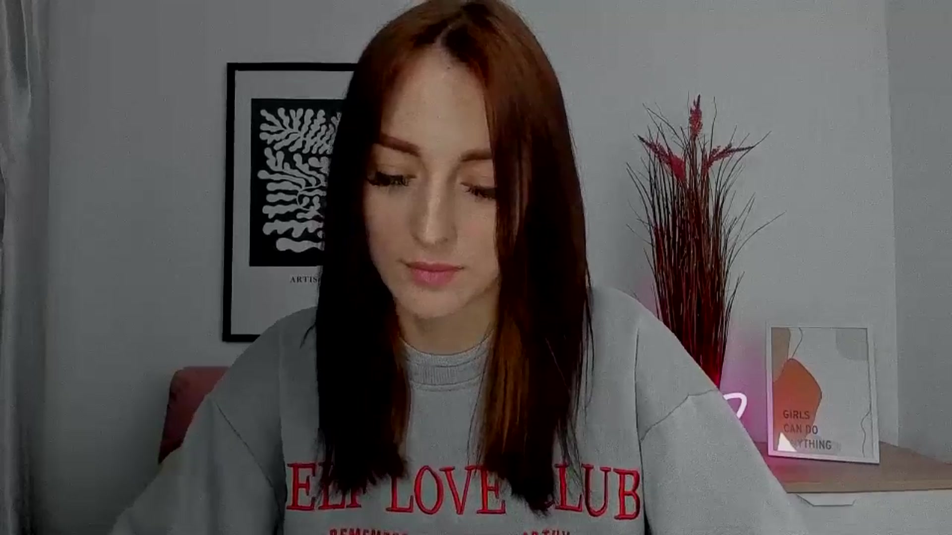 Gallery image thumbnail from KiiraDream's myfreecams stream on, 05/12/2025, 12:01 image 16 of 20