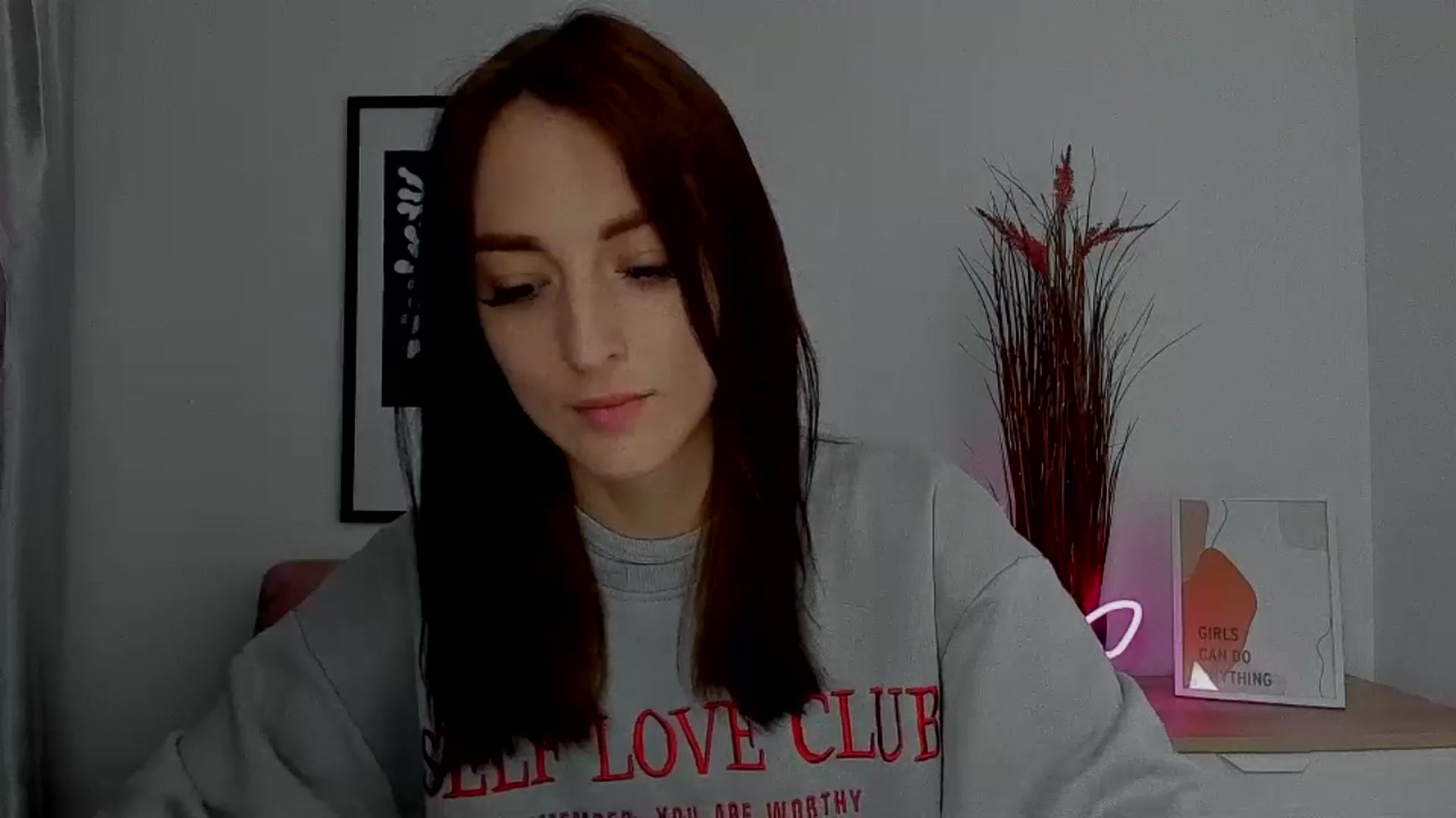Gallery image thumbnail from KiiraDream's myfreecams stream on, 05/12/2025, 12:01 image 13 of 20