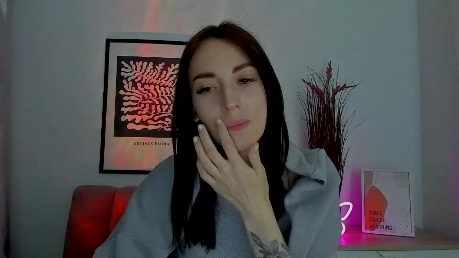 Gallery image thumbnail from KiiraDream's myfreecams stream on, 05/13/2025, 09:45 image 17 of 20