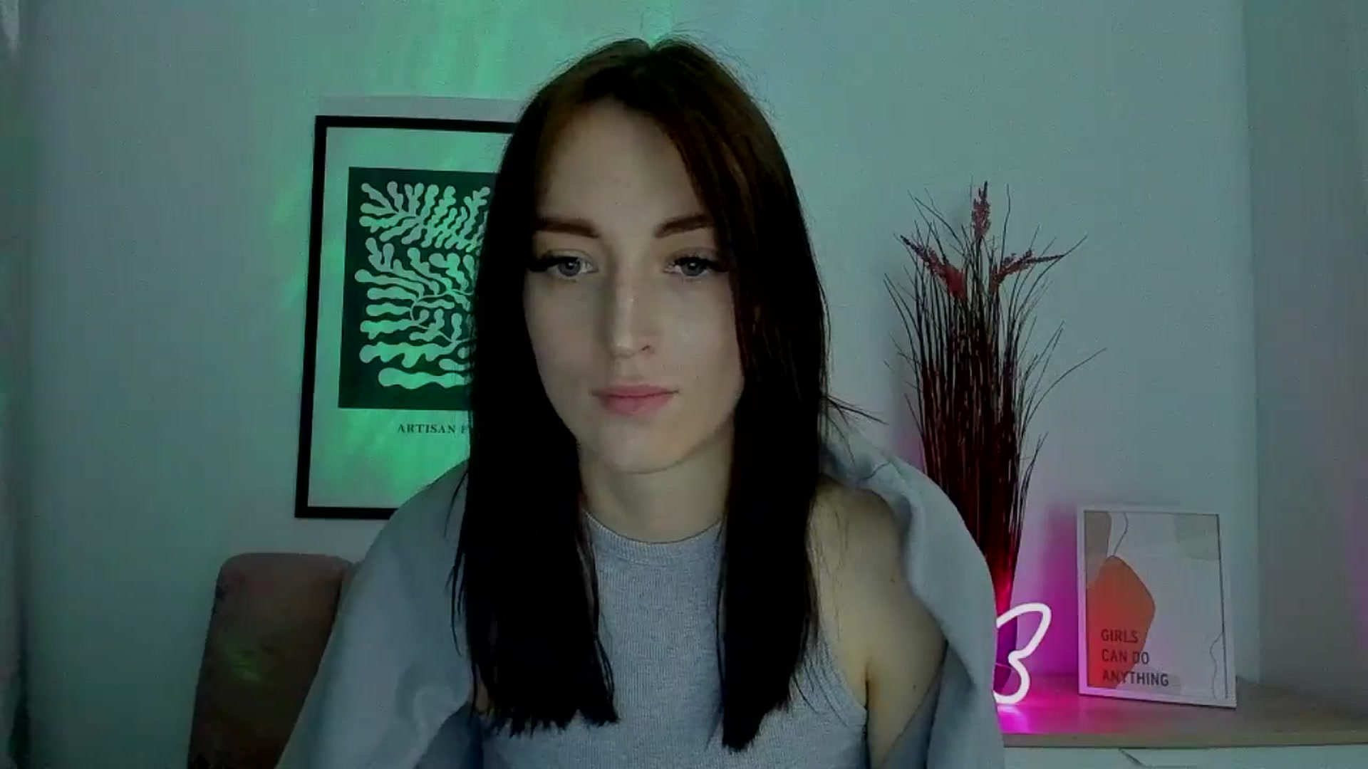Gallery image thumbnail from KiiraDream's myfreecams stream on, 05/13/2025, 09:45 image 15 of 20