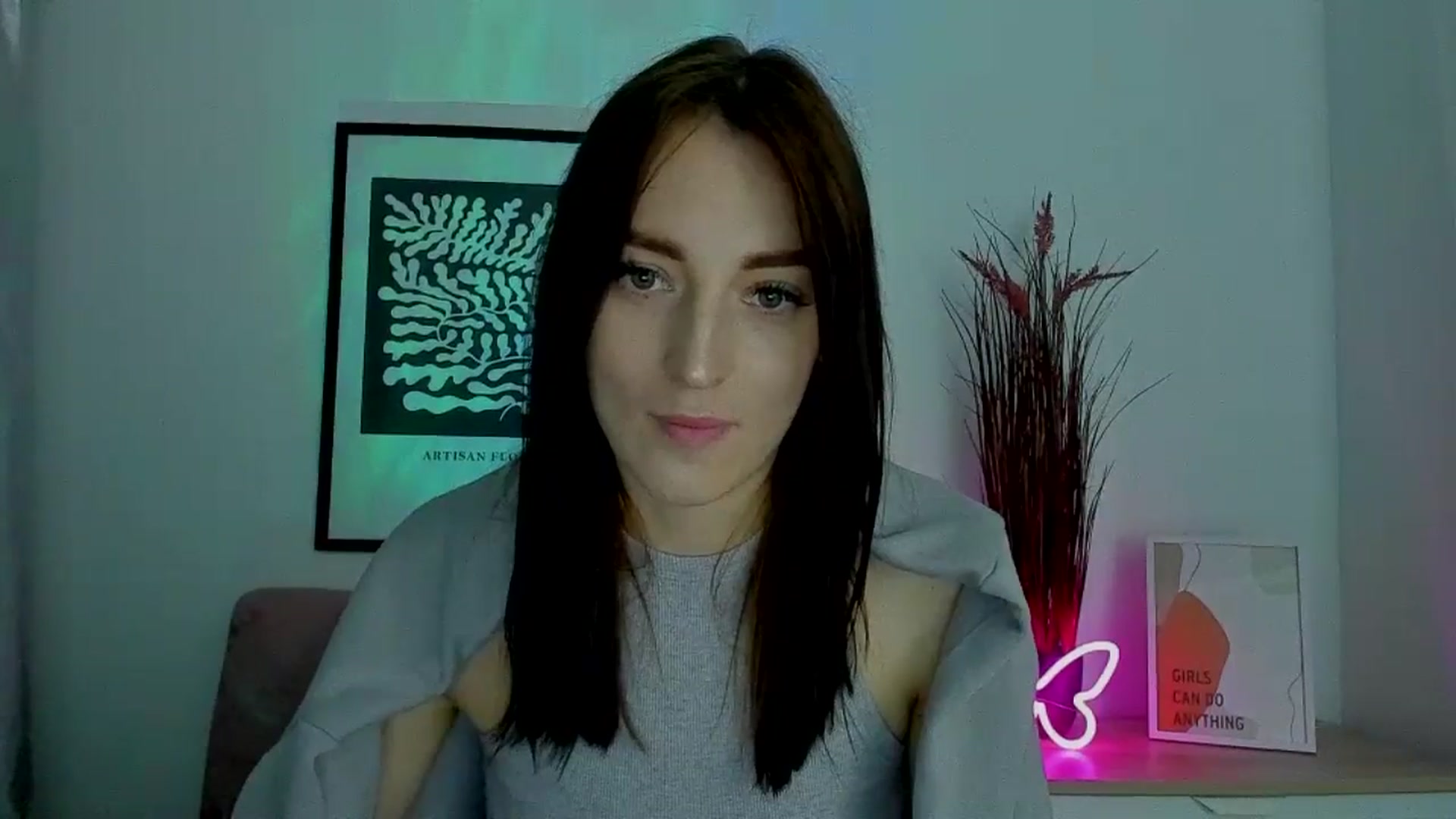 Gallery image thumbnail from KiiraDream's myfreecams stream on, 05/13/2025, 09:45 image 10 of 20
