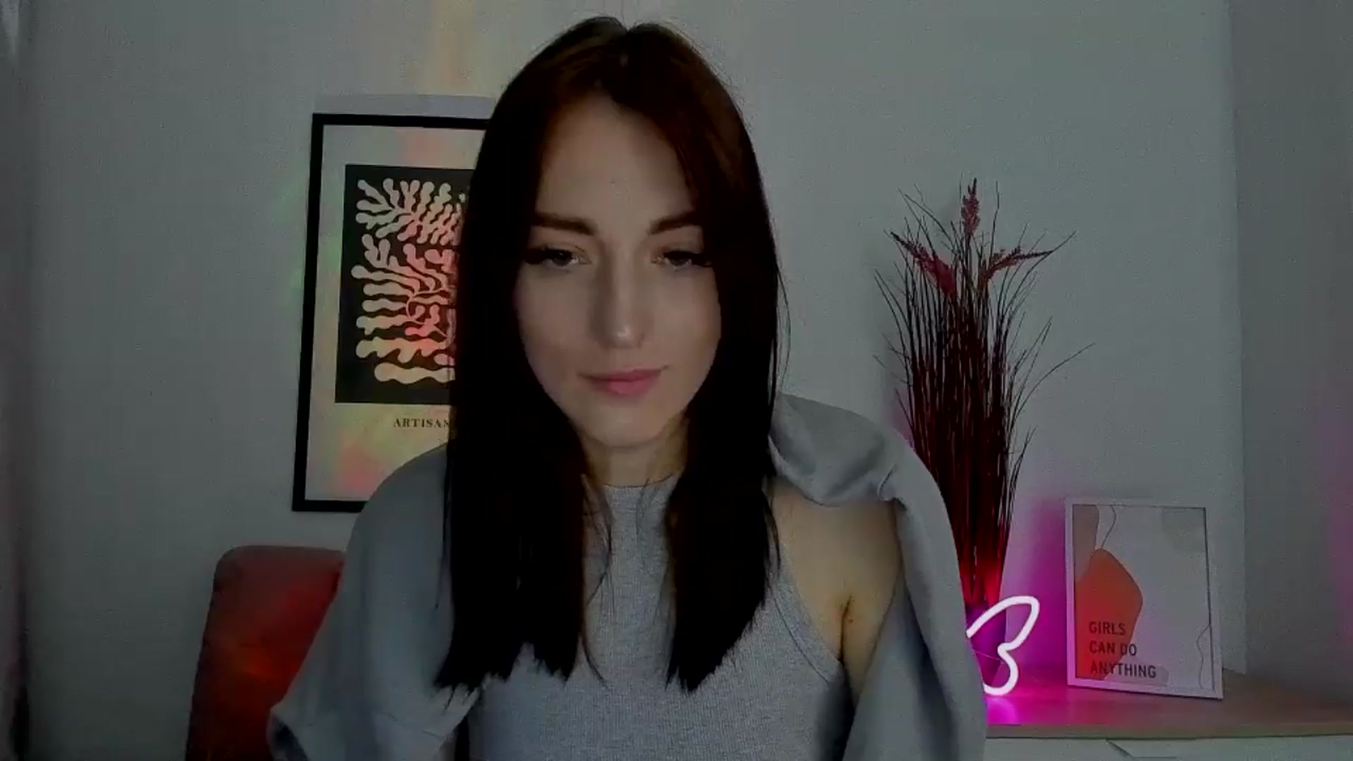 Gallery image thumbnail from KiiraDream's myfreecams stream on, 05/13/2025, 09:45 image 12 of 20