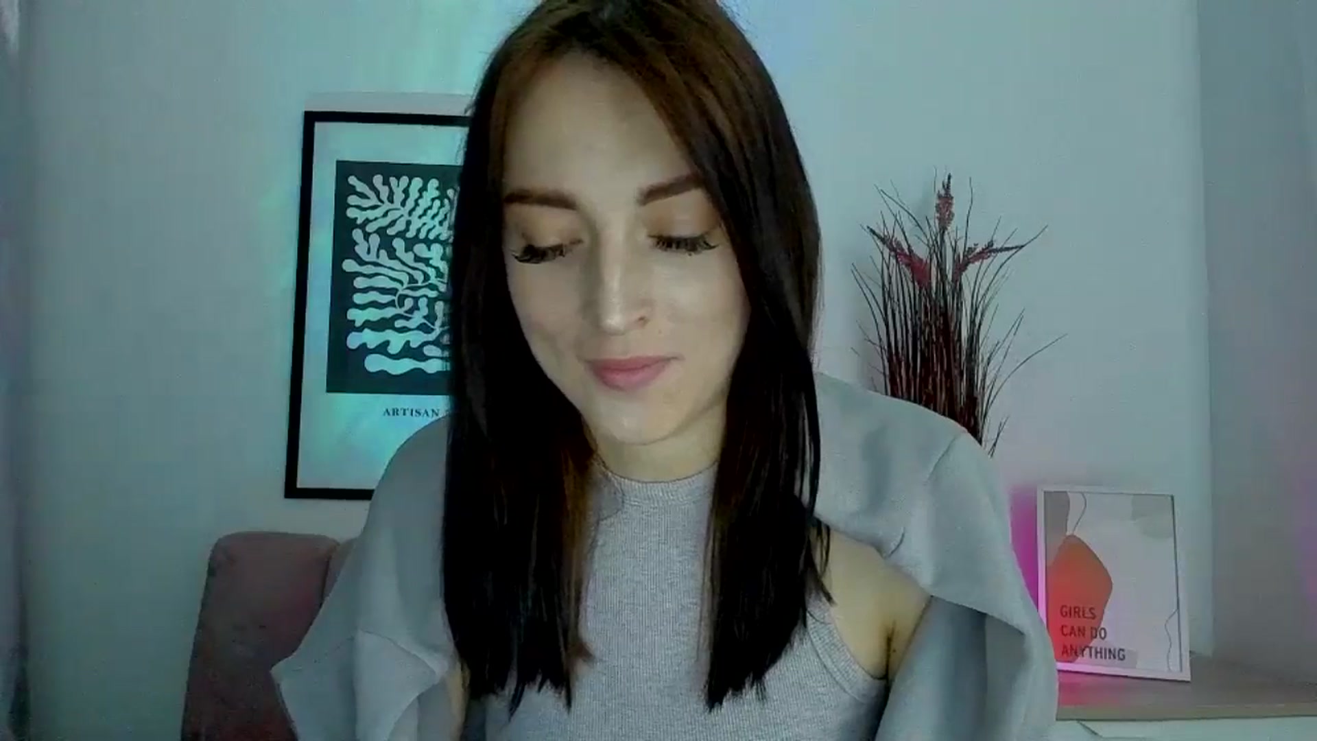 Gallery image thumbnail from KiiraDream's myfreecams stream on, 05/13/2025, 09:45 image 5 of 20