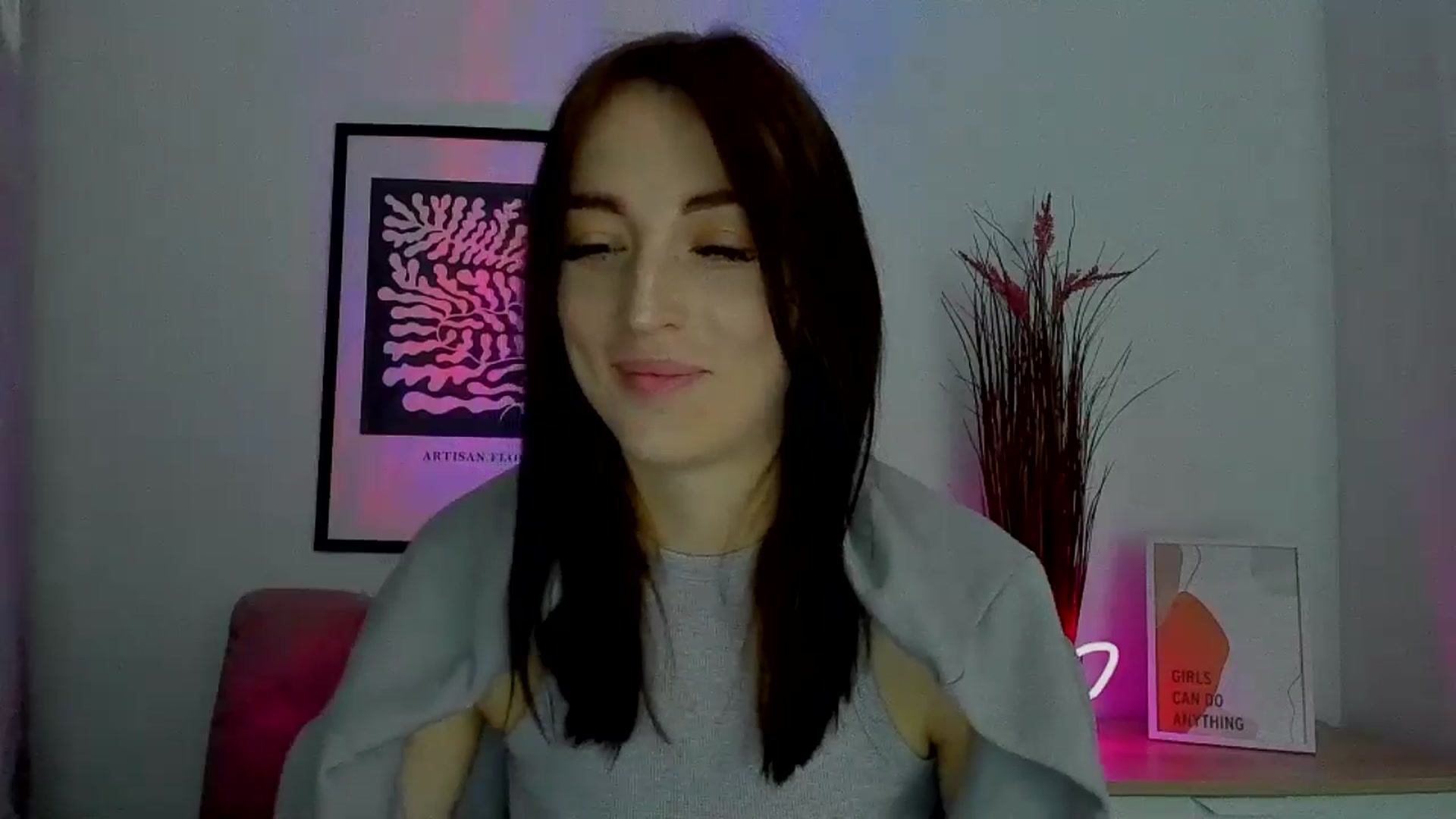Gallery image thumbnail from KiiraDream's myfreecams stream on, 05/13/2025, 09:45 image 11 of 20