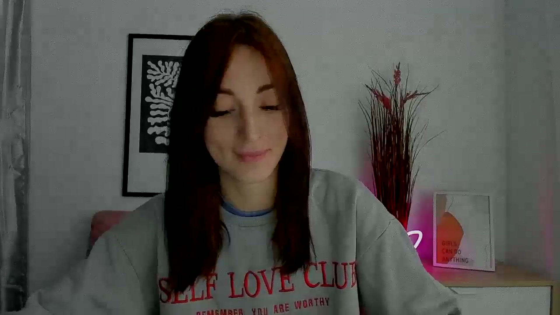 Gallery image thumbnail from KiiraDream's myfreecams stream on, 05/14/2025, 11:13 image 12 of 20