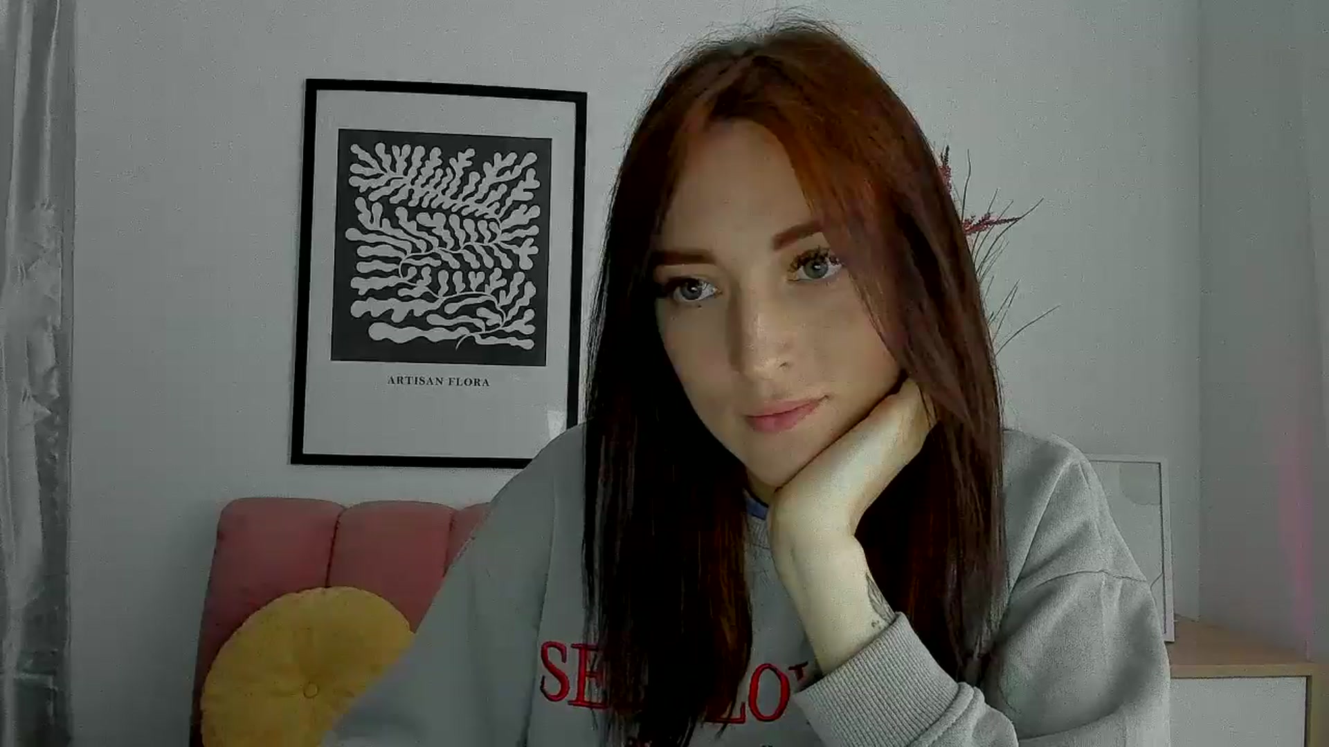 Gallery image thumbnail from KiiraDream's myfreecams stream on, 05/14/2025, 11:13 image 10 of 20