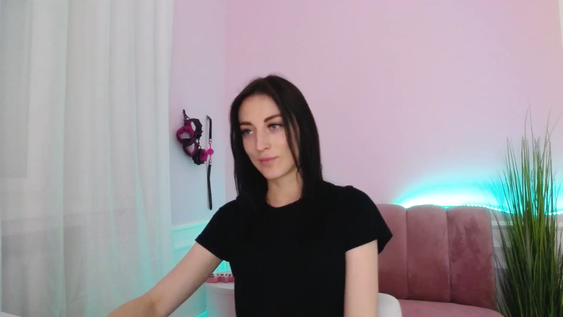 Gallery image thumbnail from KiiraDream's myfreecams stream on, 05/20/2025, 11:11 image 15 of 20