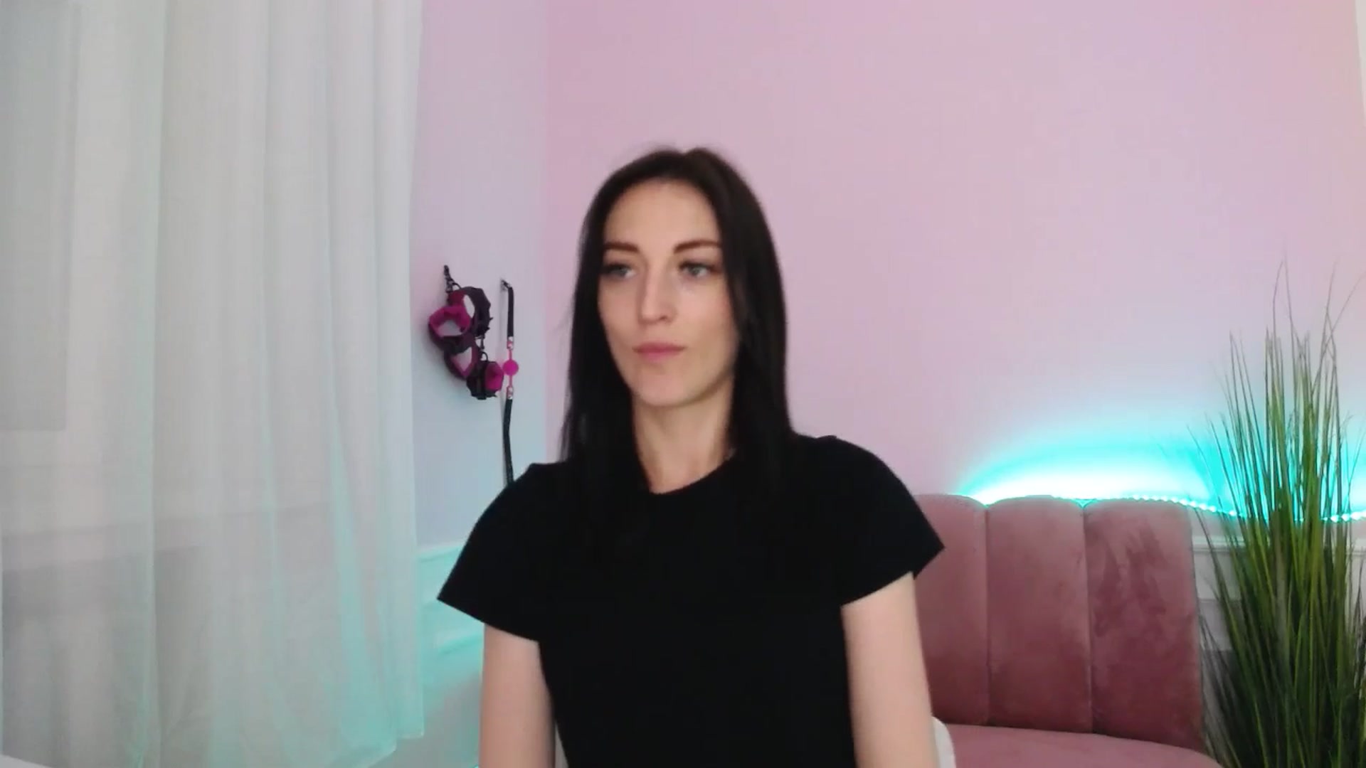 Gallery image thumbnail from KiiraDream's myfreecams stream on, 05/20/2025, 11:11 image 4 of 20