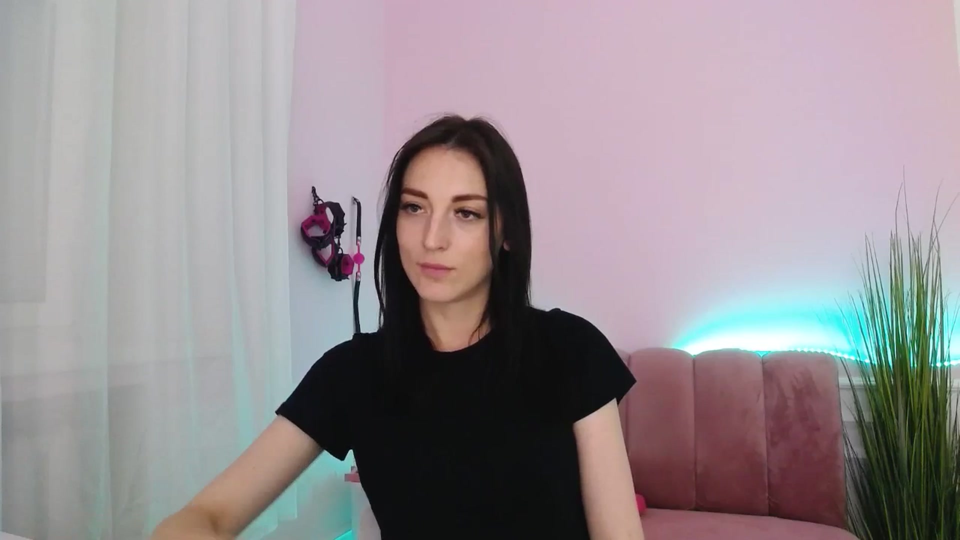 Gallery image thumbnail from KiiraDream's myfreecams stream on, 05/20/2025, 11:11 image 5 of 20
