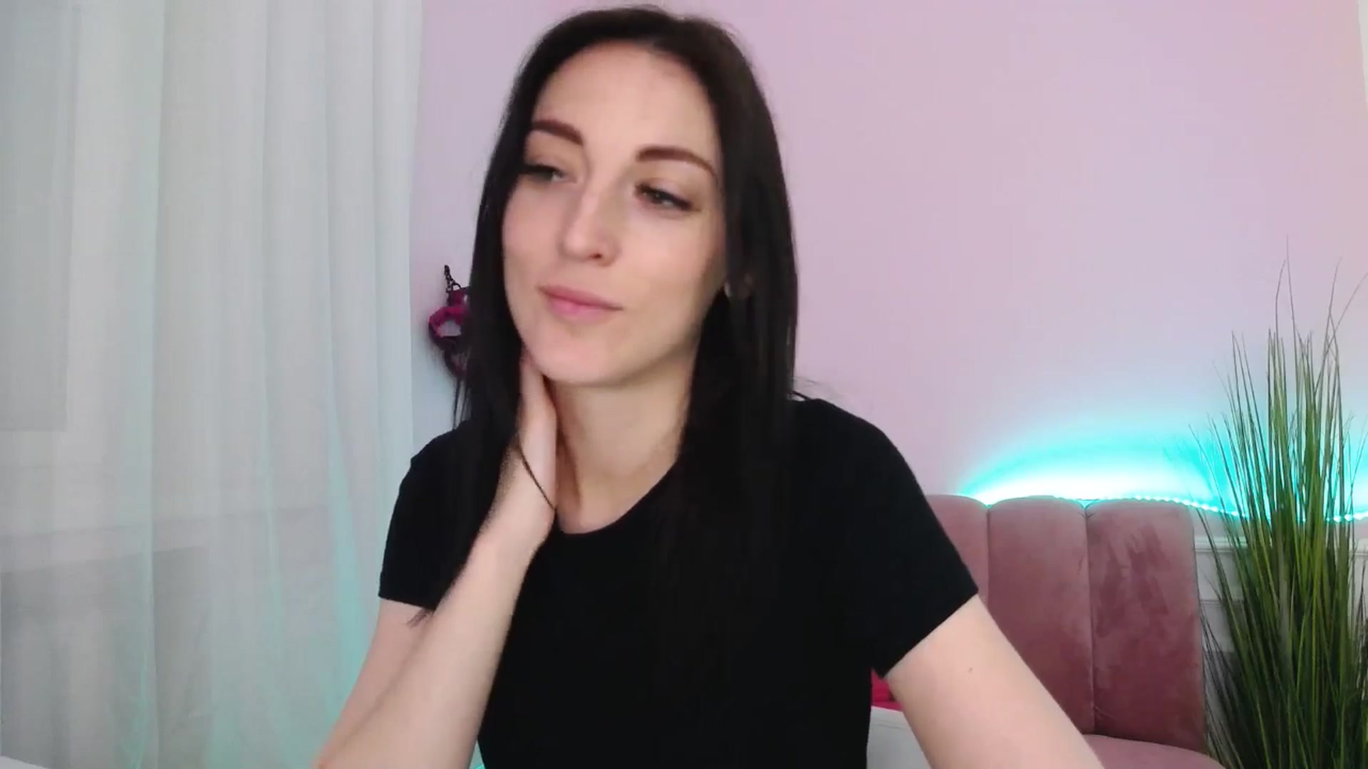 Gallery image thumbnail from KiiraDream's myfreecams stream on, 05/20/2025, 11:11 image 13 of 20