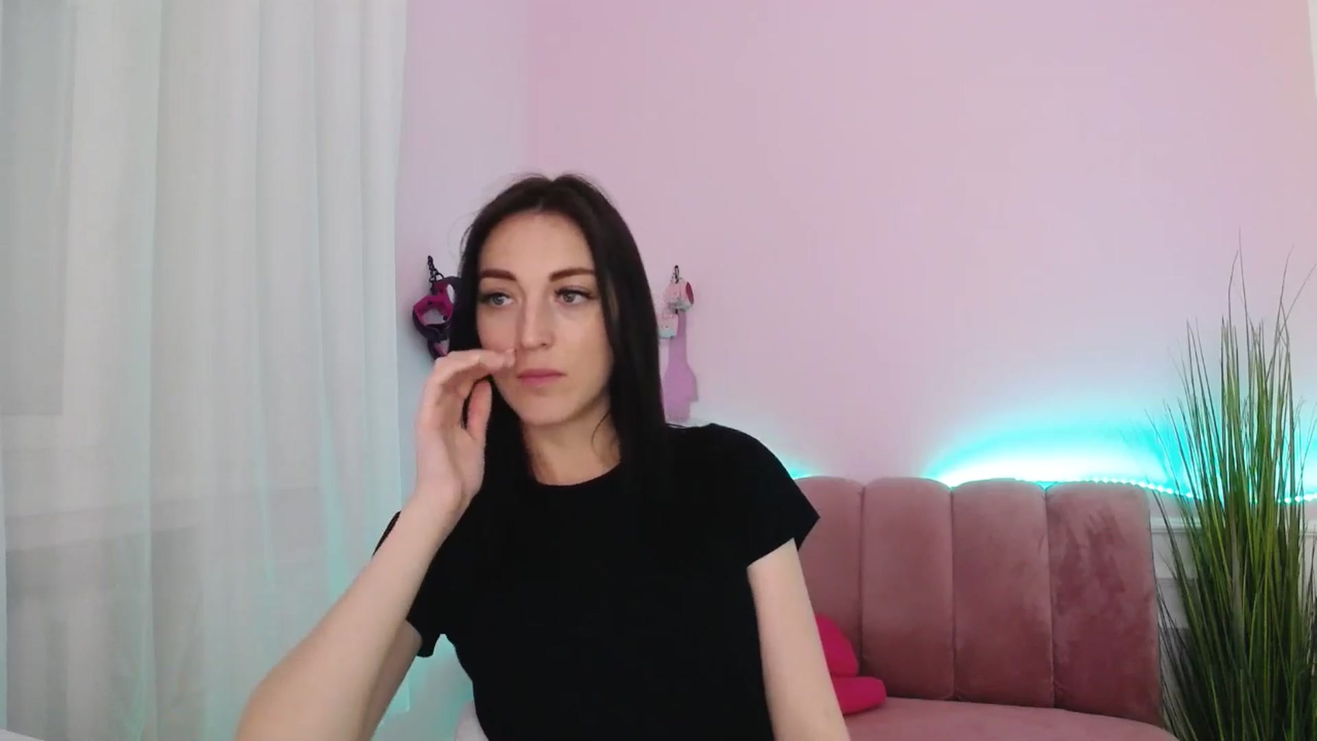 Gallery image thumbnail from KiiraDream's myfreecams stream on, 05/20/2025, 11:11 image 9 of 20