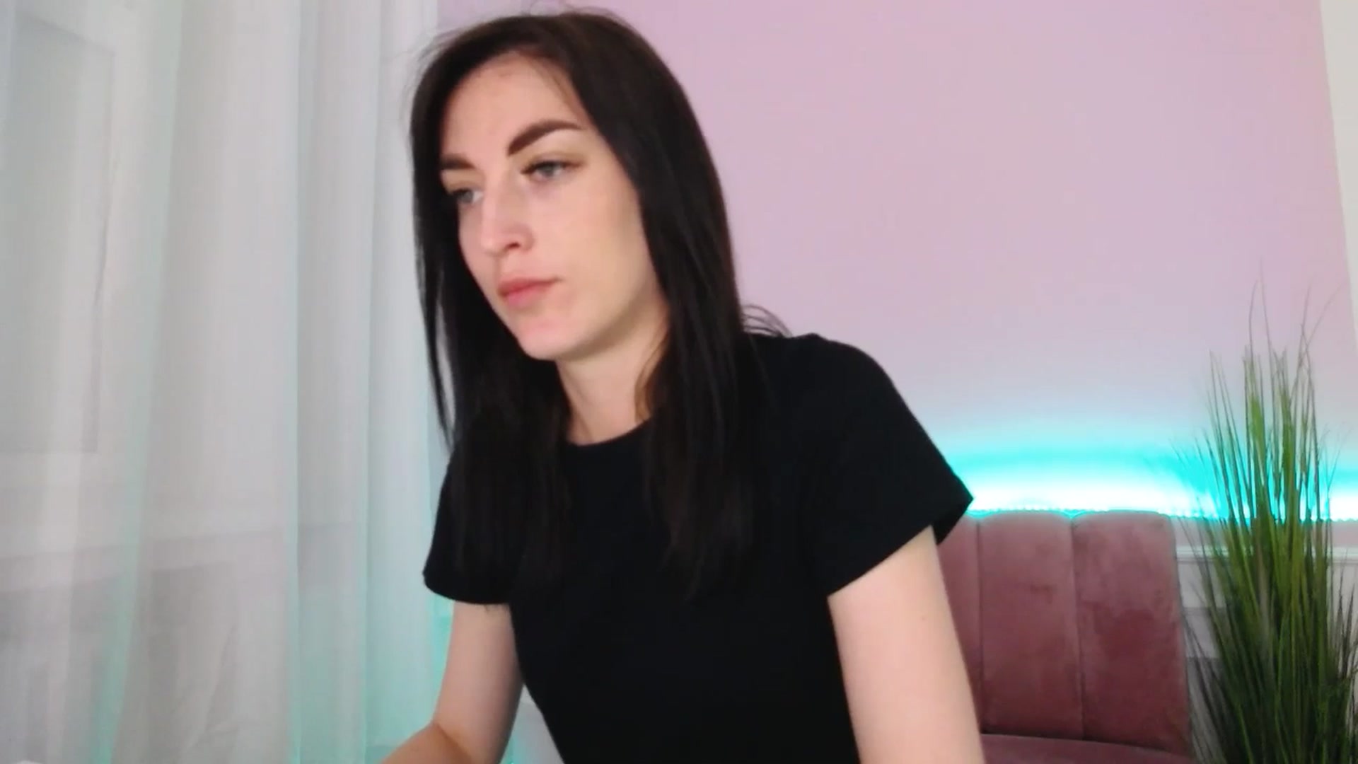 Gallery image thumbnail from KiiraDream's myfreecams stream on, 05/25/2025, 11:01 image 12 of 20
