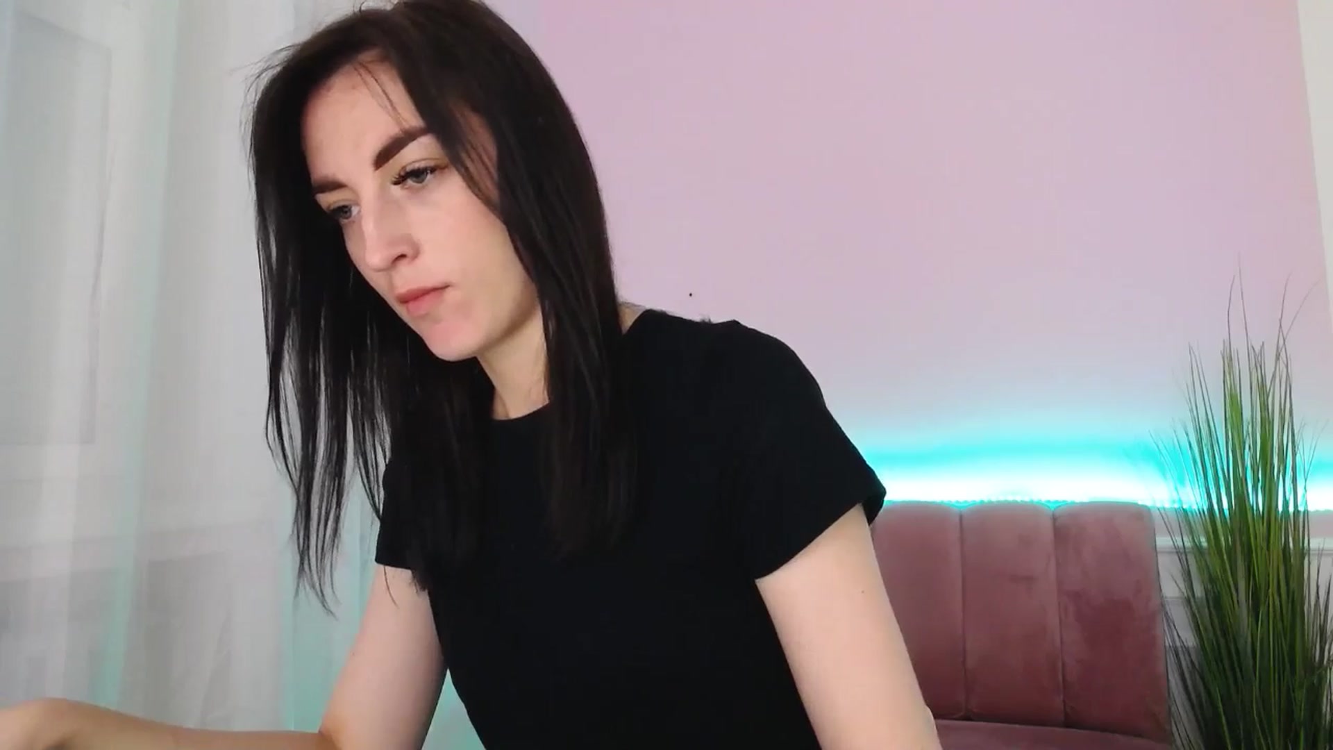 Gallery image thumbnail from KiiraDream's myfreecams stream on, 05/25/2025, 11:01 image 18 of 20