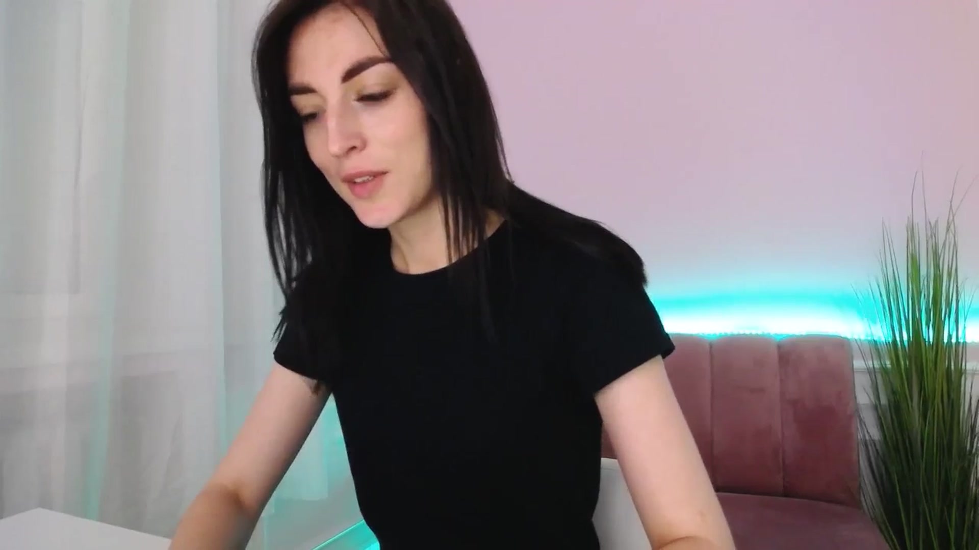 Gallery image thumbnail from KiiraDream's myfreecams stream on, 05/25/2025, 12:21 image 11 of 20