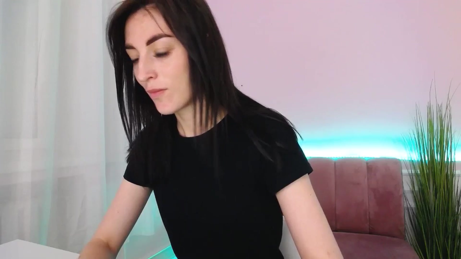 Gallery image thumbnail from KiiraDream's myfreecams stream on, 05/25/2025, 12:21 image 12 of 20