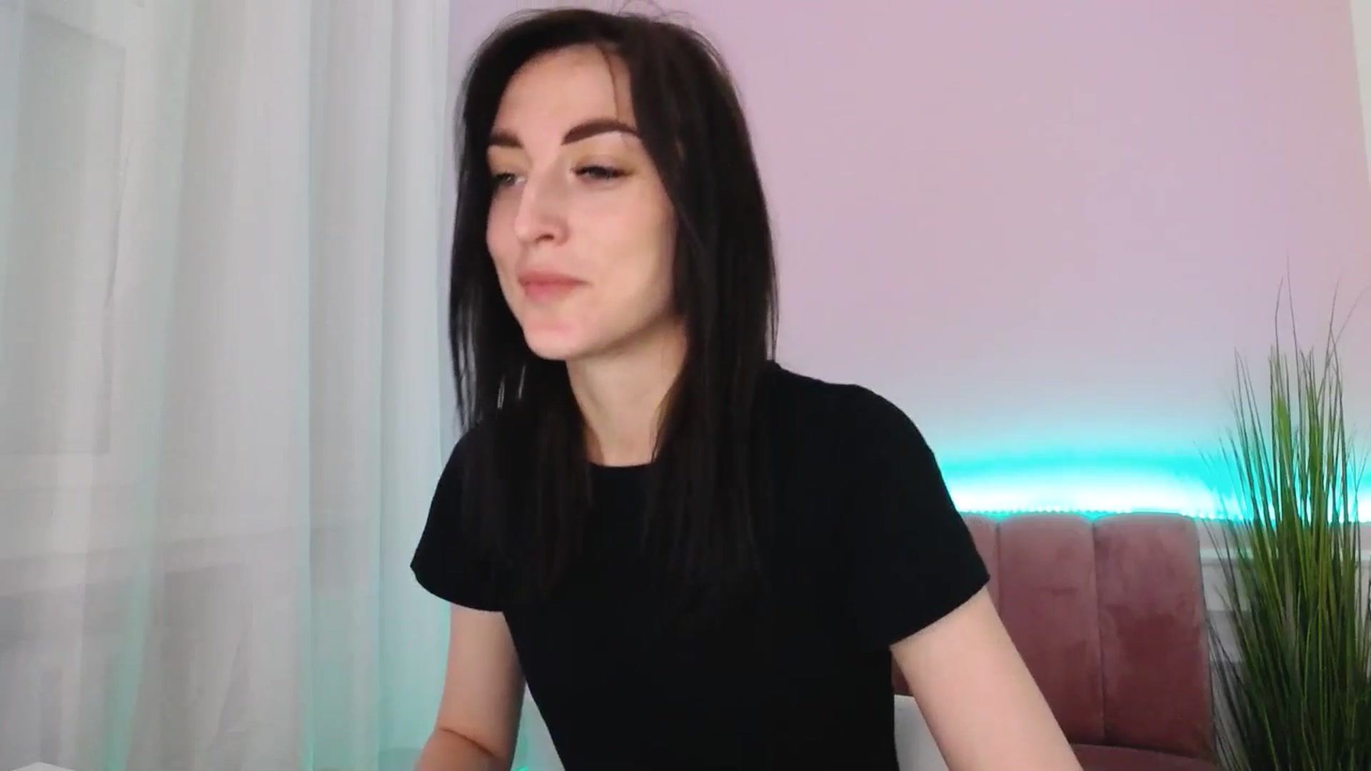 Gallery image thumbnail from KiiraDream's myfreecams stream on, 05/25/2025, 12:21 image 7 of 20