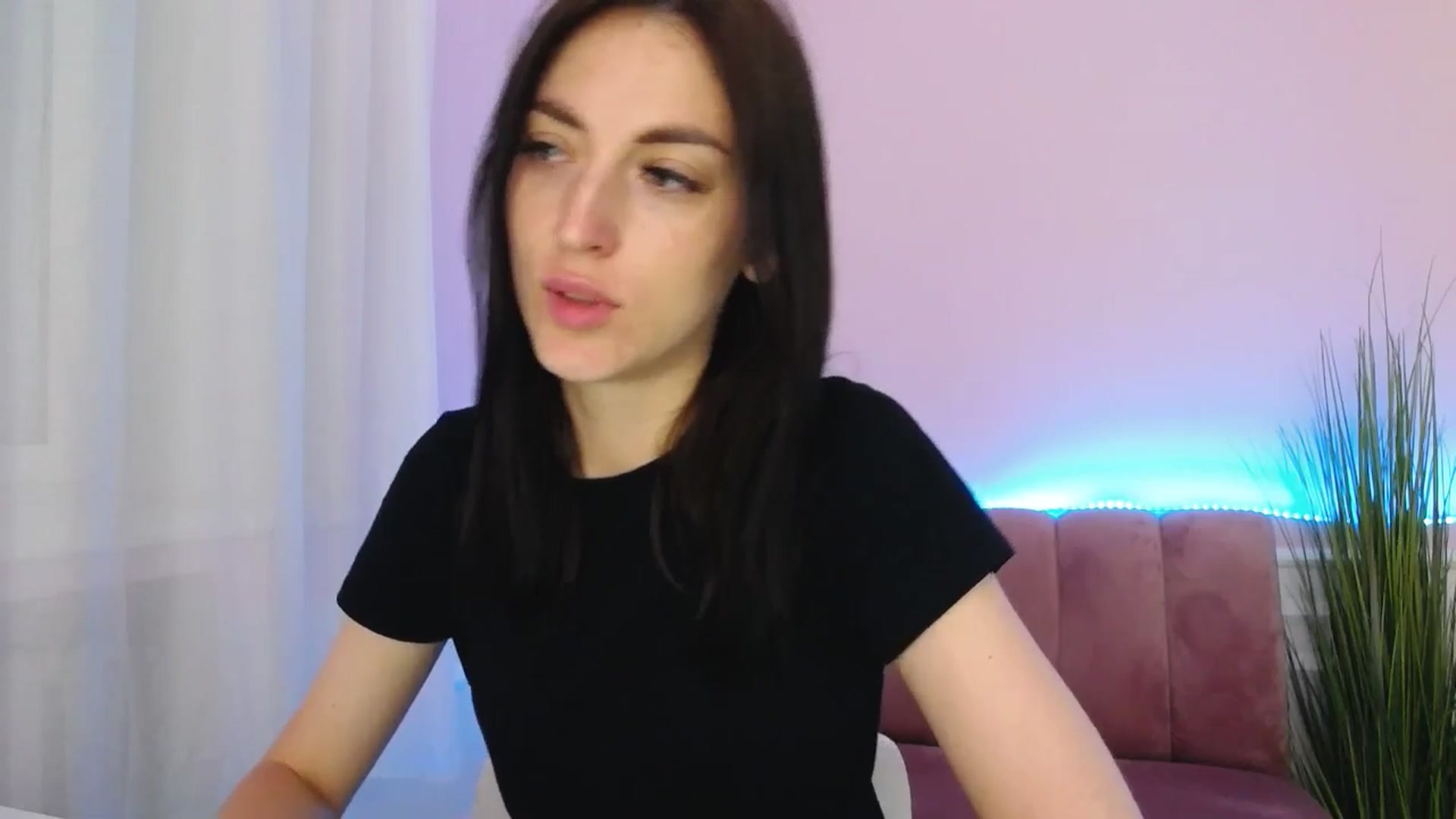 Gallery image thumbnail from KiiraDream's myfreecams stream on, 05/31/2025, 12:18 image 13 of 20