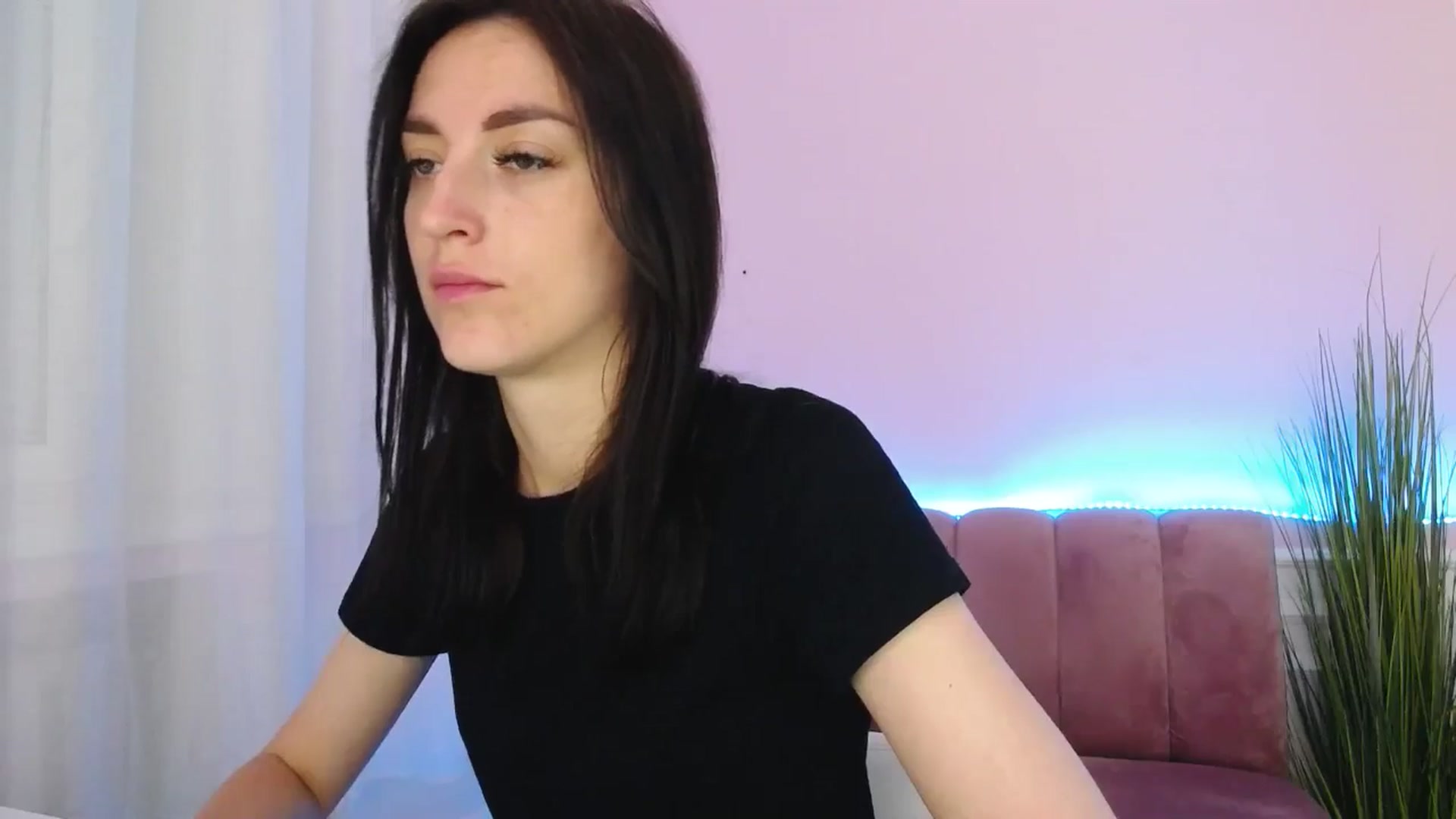 Gallery image thumbnail from KiiraDream's myfreecams stream on, 05/31/2025, 12:18 image 4 of 20