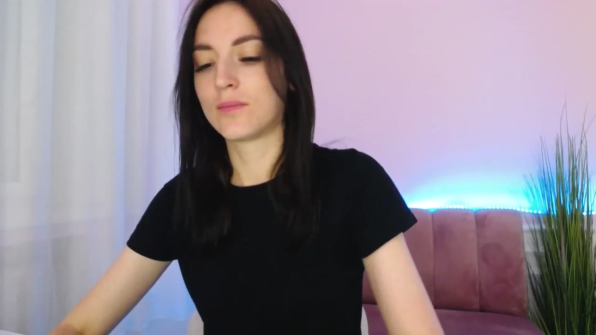Gallery image thumbnail from KiiraDream's myfreecams stream on, 05/31/2025, 12:18 image 20 of 20
