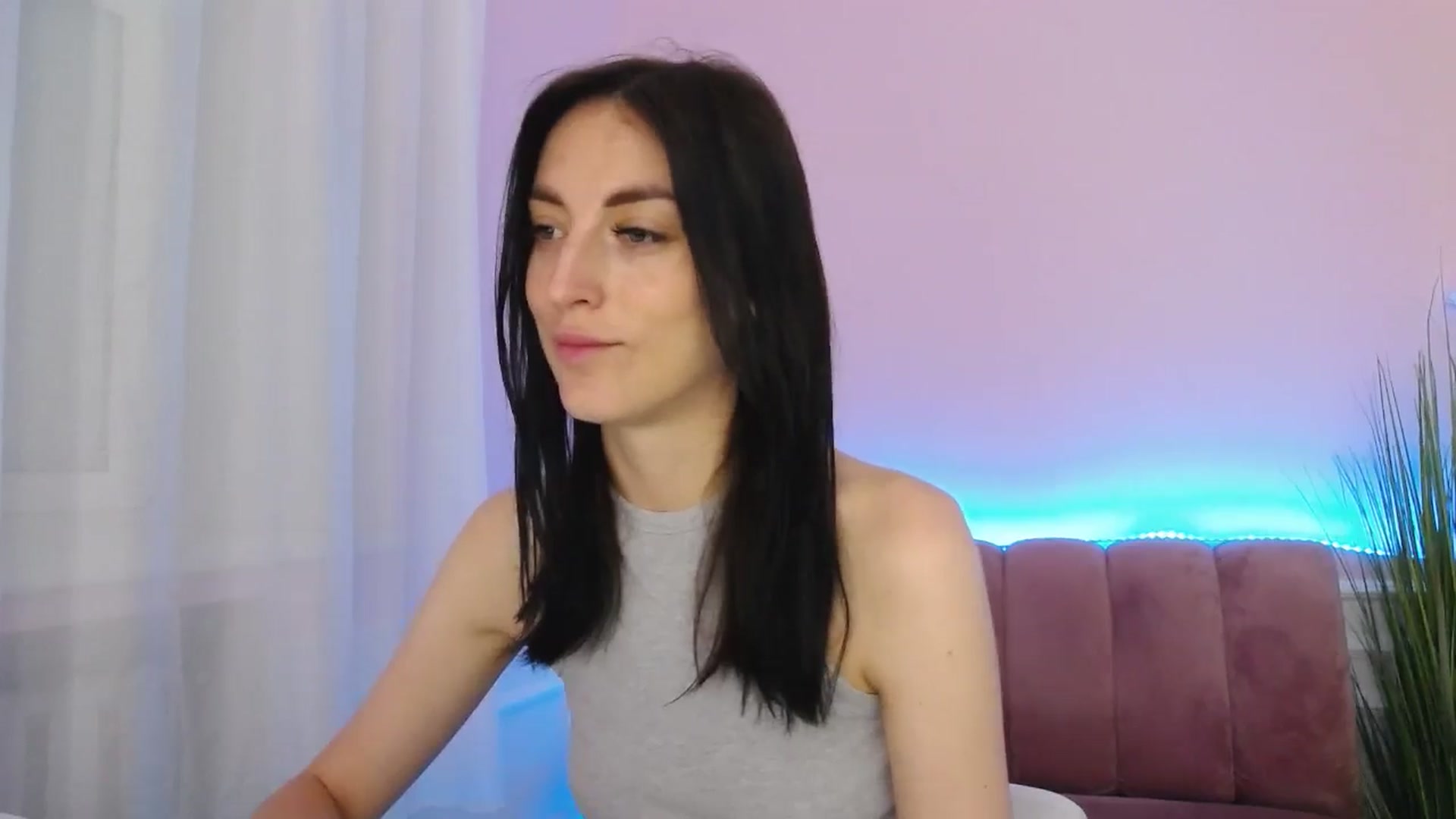 Gallery image thumbnail from KiiraDream's myfreecams stream on, 06/01/2025, 11:04 image 15 of 20