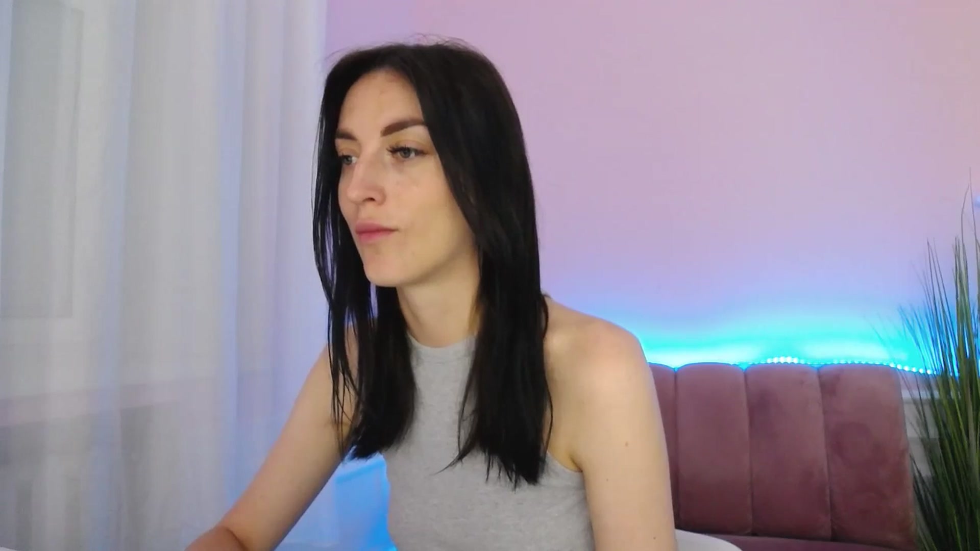 Gallery image thumbnail from KiiraDream's myfreecams stream on, 06/01/2025, 11:04 image 10 of 20