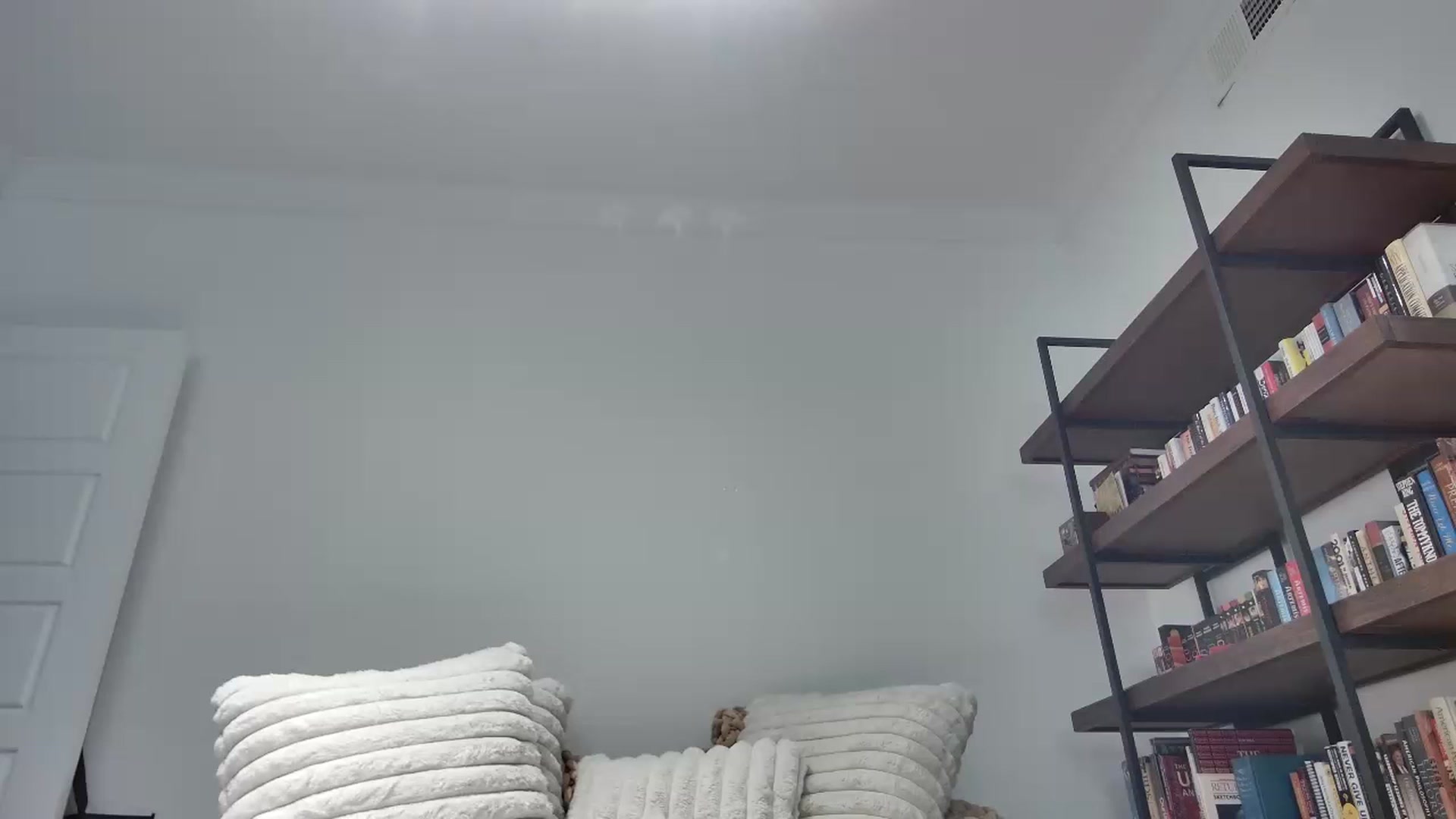 Gallery image thumbnail from KikiBear444's myfreecams stream on, 11/06/2023, 18:10 image 20 of 20