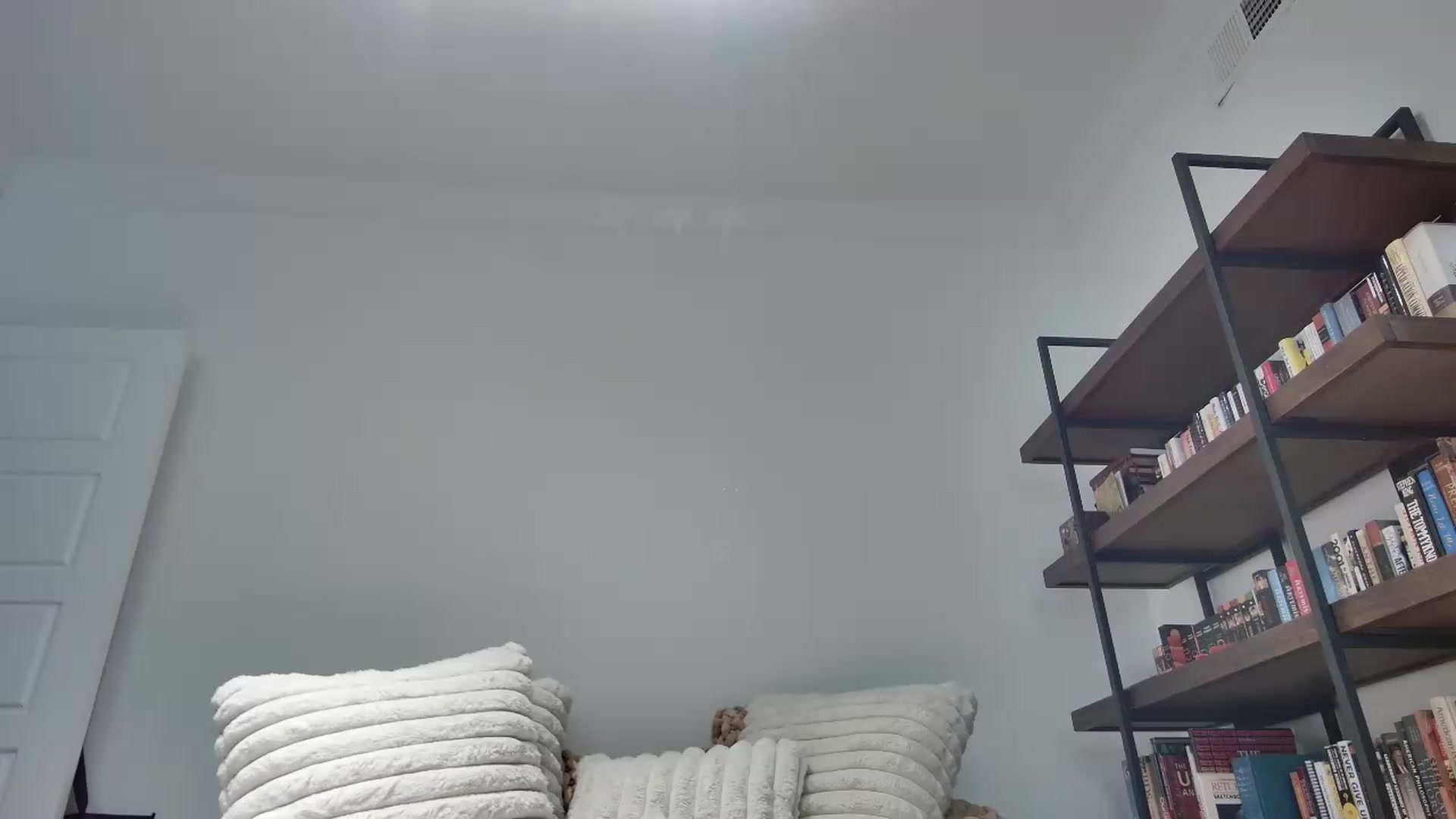 Gallery image thumbnail from KikiBear444's myfreecams stream on, 11/06/2023, 18:10 image 18 of 20
