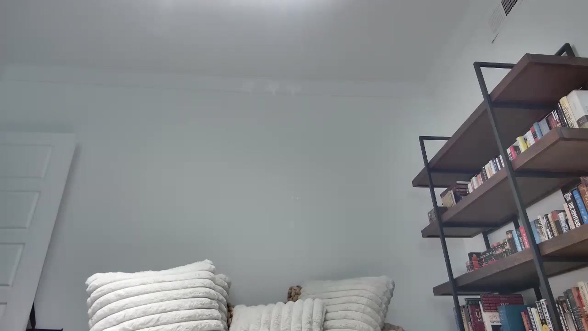 Gallery image thumbnail from KikiBear444's myfreecams stream on, 11/06/2023, 18:10 image 17 of 20