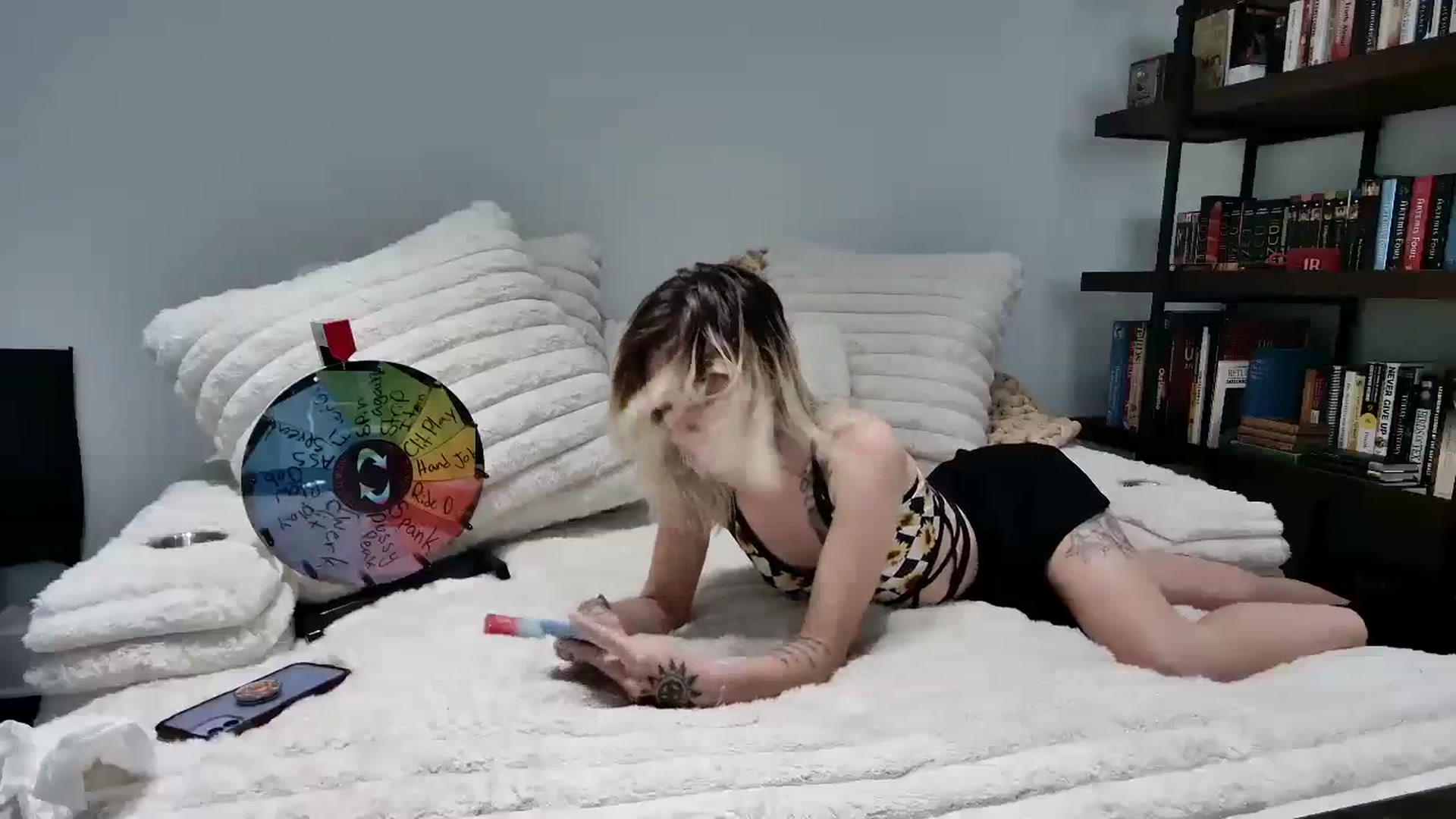 Gallery image thumbnail from KikiBear444's myfreecams stream on, 11/06/2023, 18:10 image 10 of 20