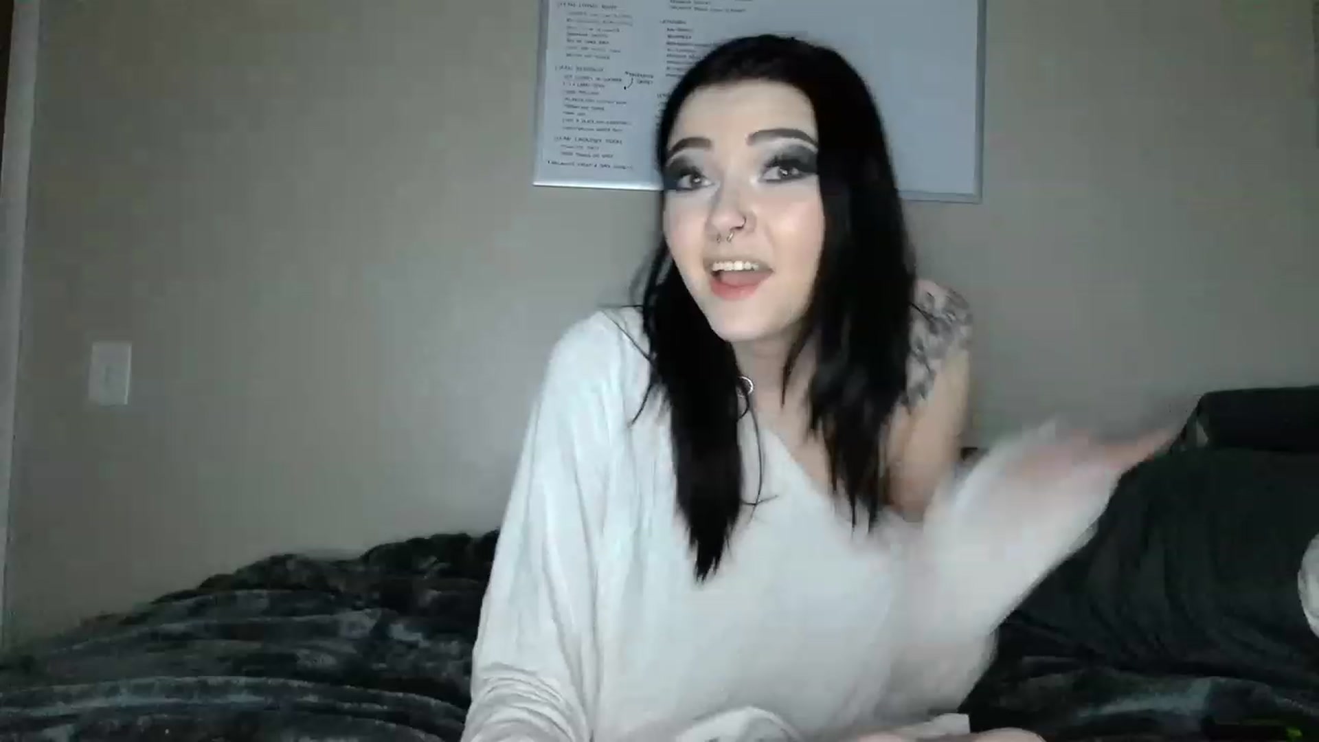 Gallery image thumbnail from KikiKadin's myfreecams stream on, 02/26/2023, 15:40 image 3 of 20