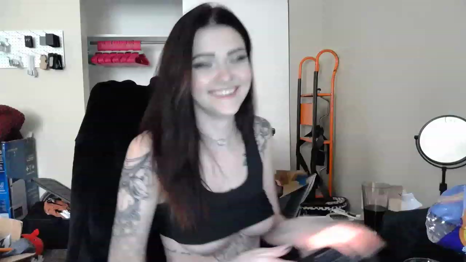 Gallery image thumbnail from KikiKadin's myfreecams stream on, 06/20/2023, 23:13 image 5 of 20