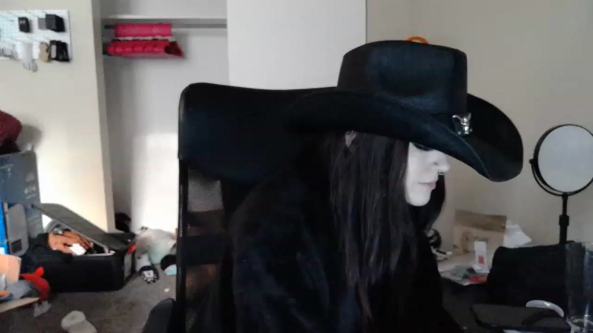 Gallery image thumbnail from KikiKadin's myfreecams stream on, 06/21/2023, 24:02 image 19 of 20