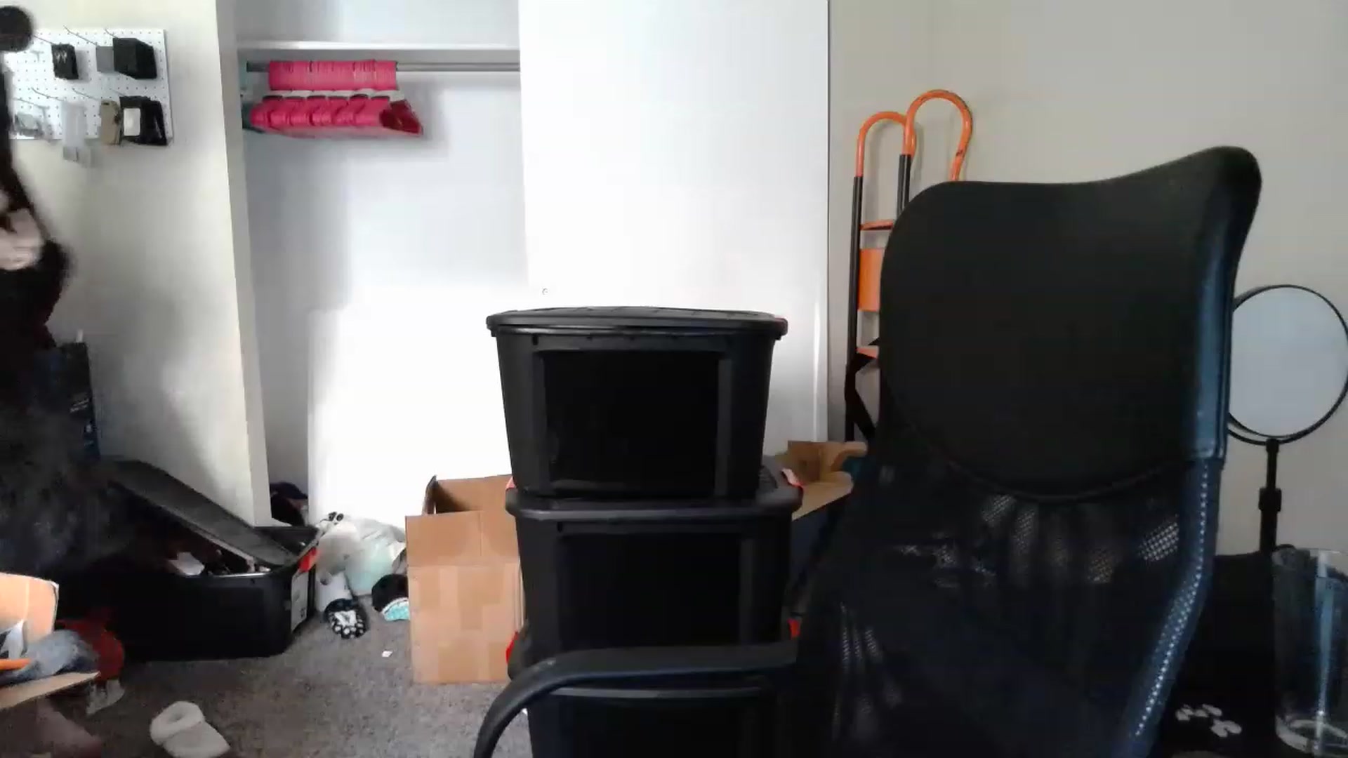 Gallery image thumbnail from KikiKadin's myfreecams stream on, 06/21/2023, 24:02 image 17 of 20