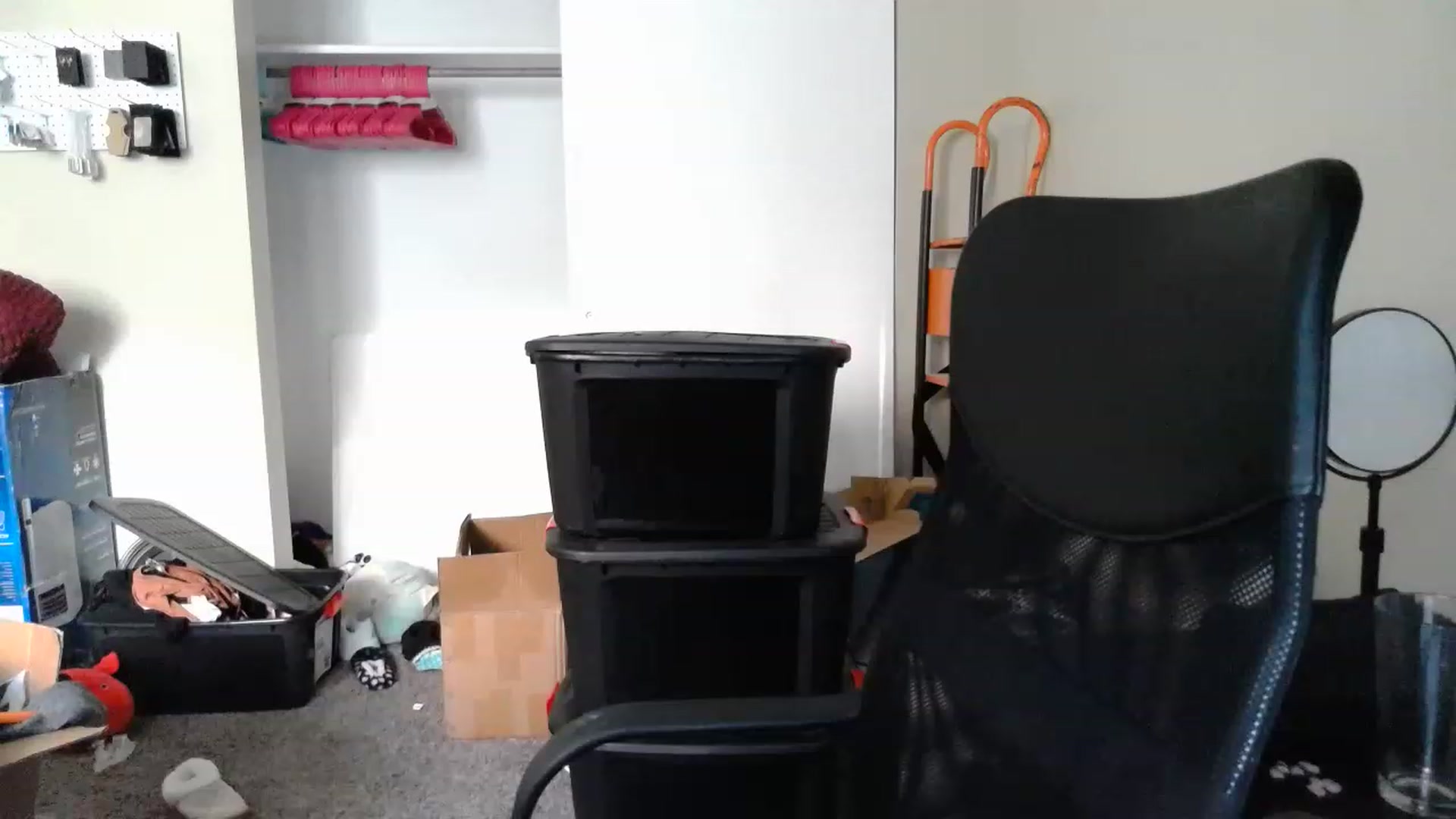 Gallery image thumbnail from KikiKadin's myfreecams stream on, 06/21/2023, 01:31 image 15 of 20