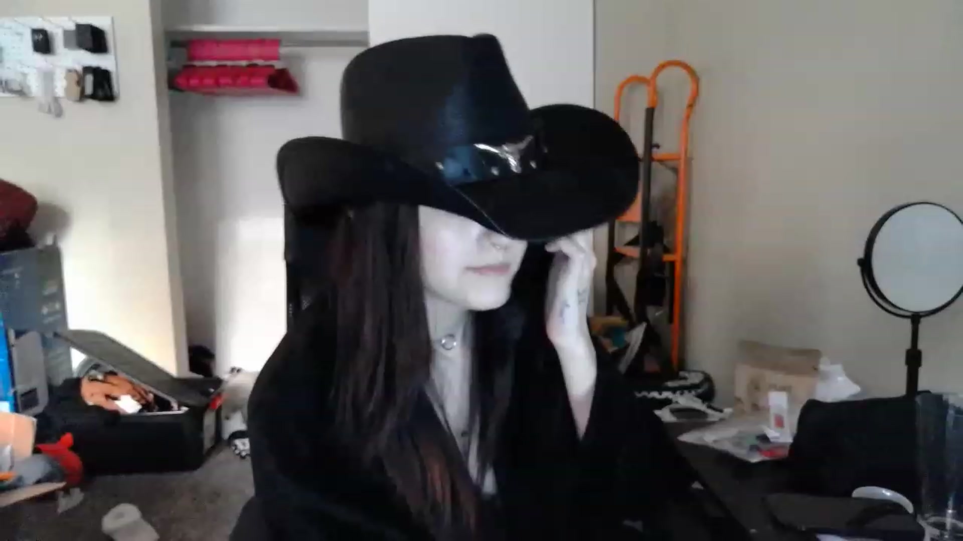 Gallery image thumbnail from KikiKadin's myfreecams stream on, 06/21/2023, 01:31 image 18 of 20