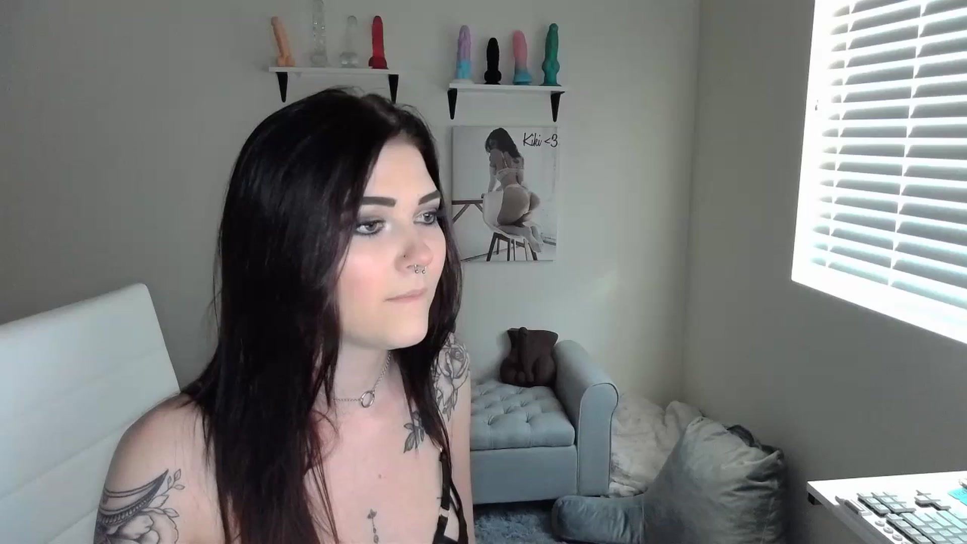 Gallery image thumbnail from KikiKadin's myfreecams stream on, 07/10/2023, 02:18 image 17 of 20